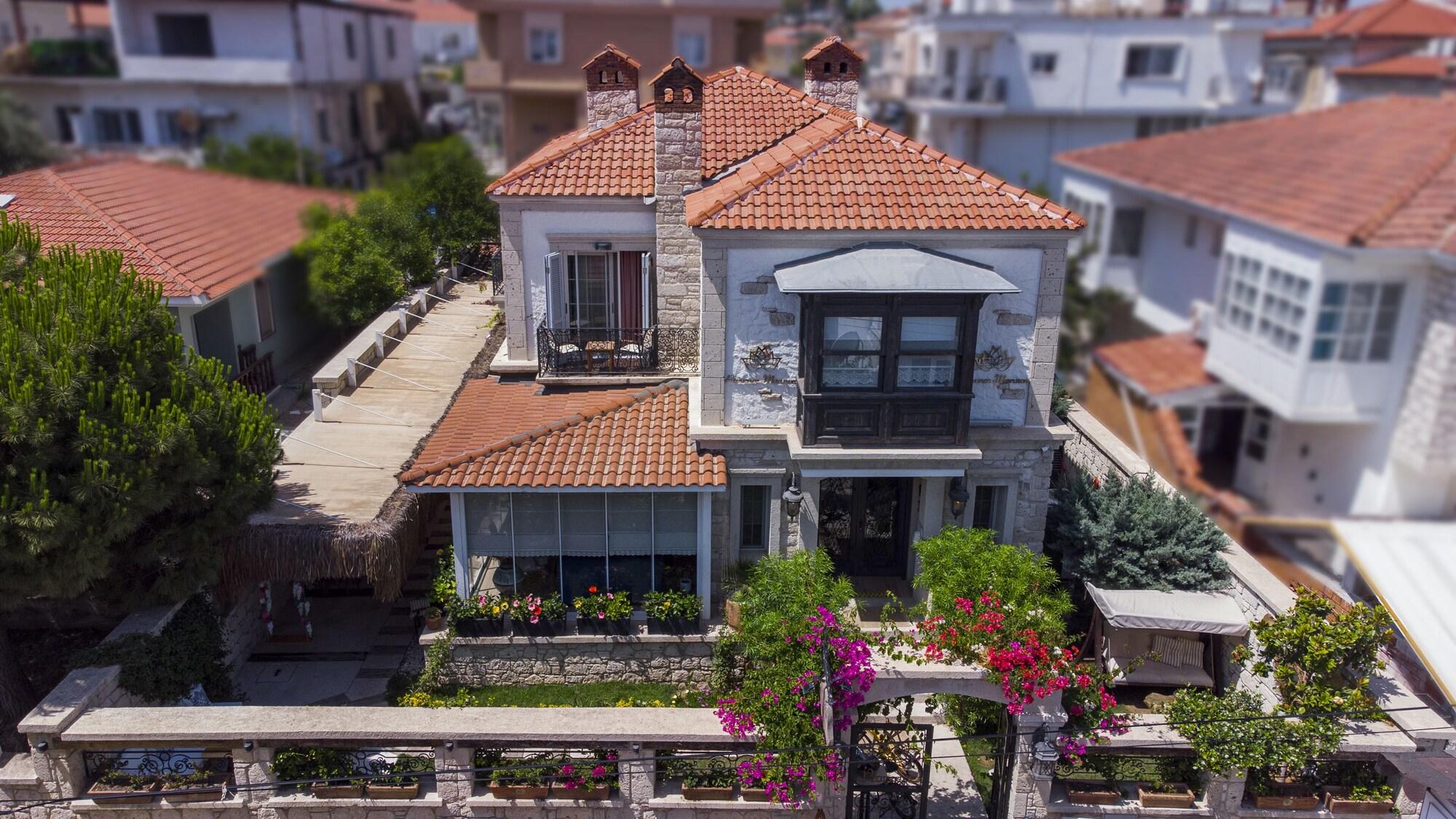 Vista Exterior Provence Mansion Alacati