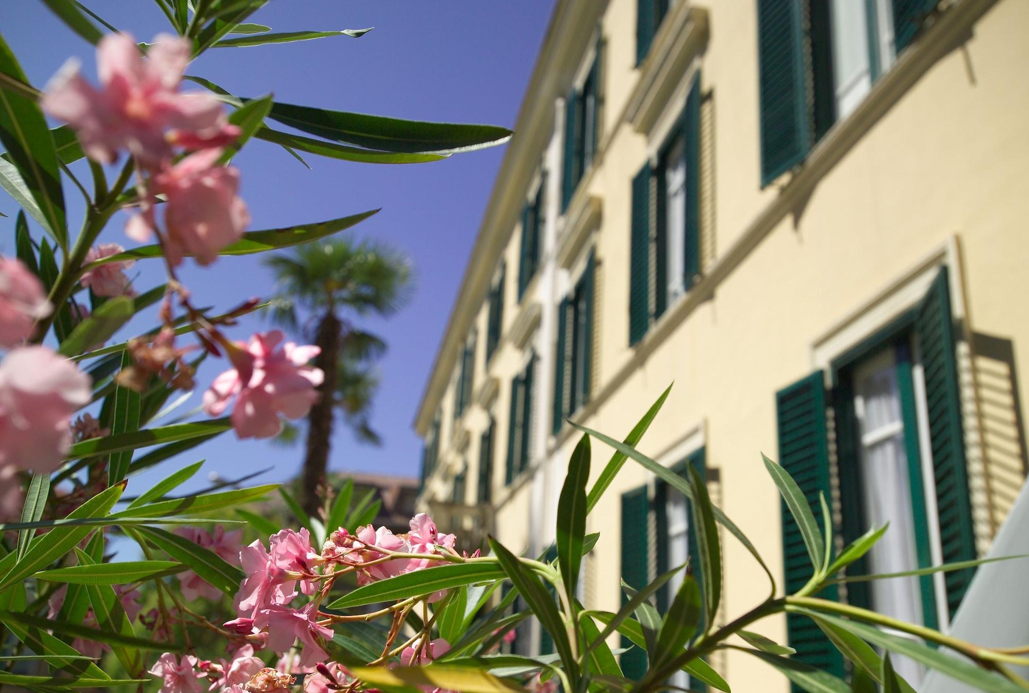 Vista Exterior Hotel Touring Wellness & Beauty