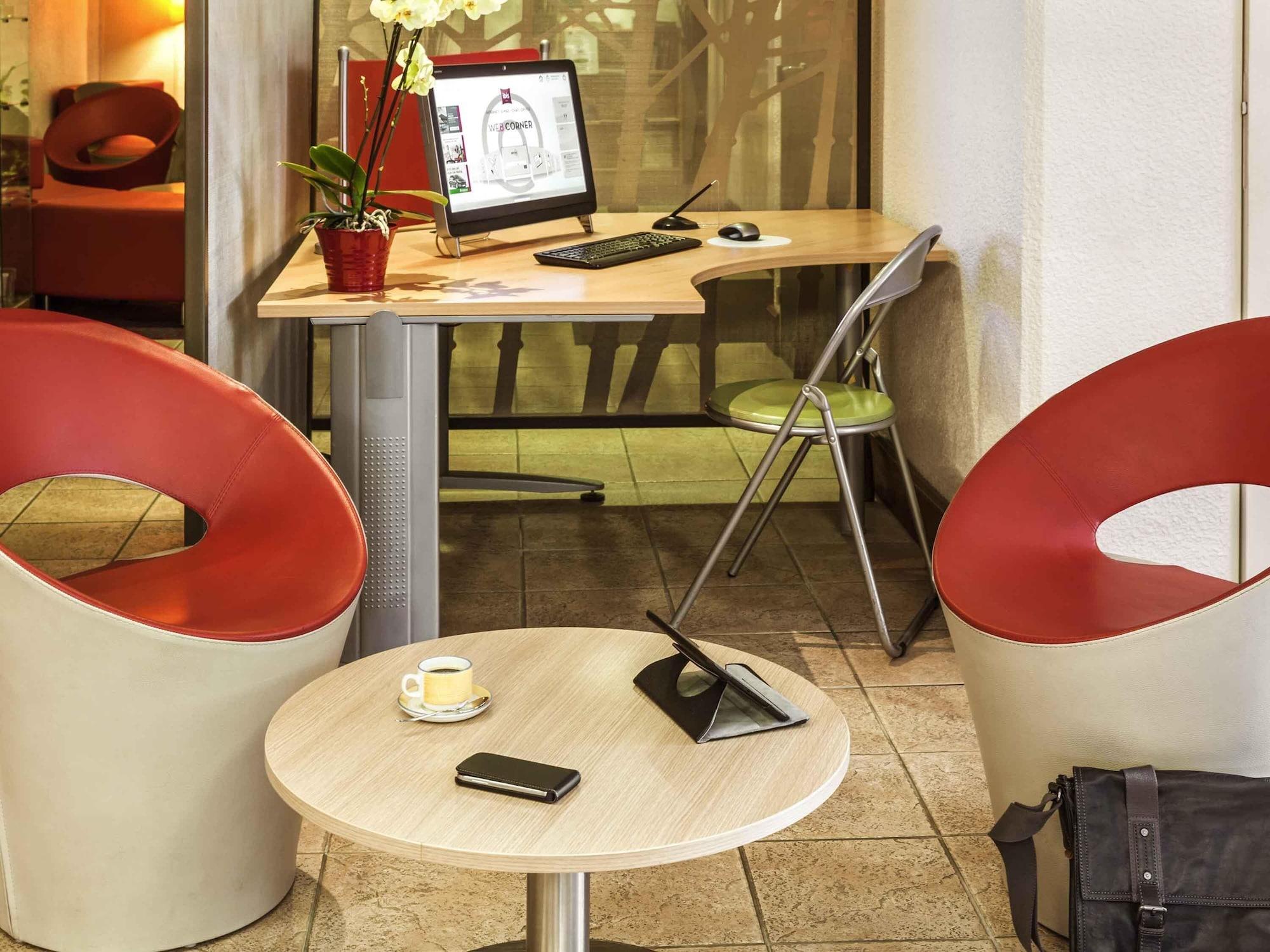 Vista Exterior ibis Auch