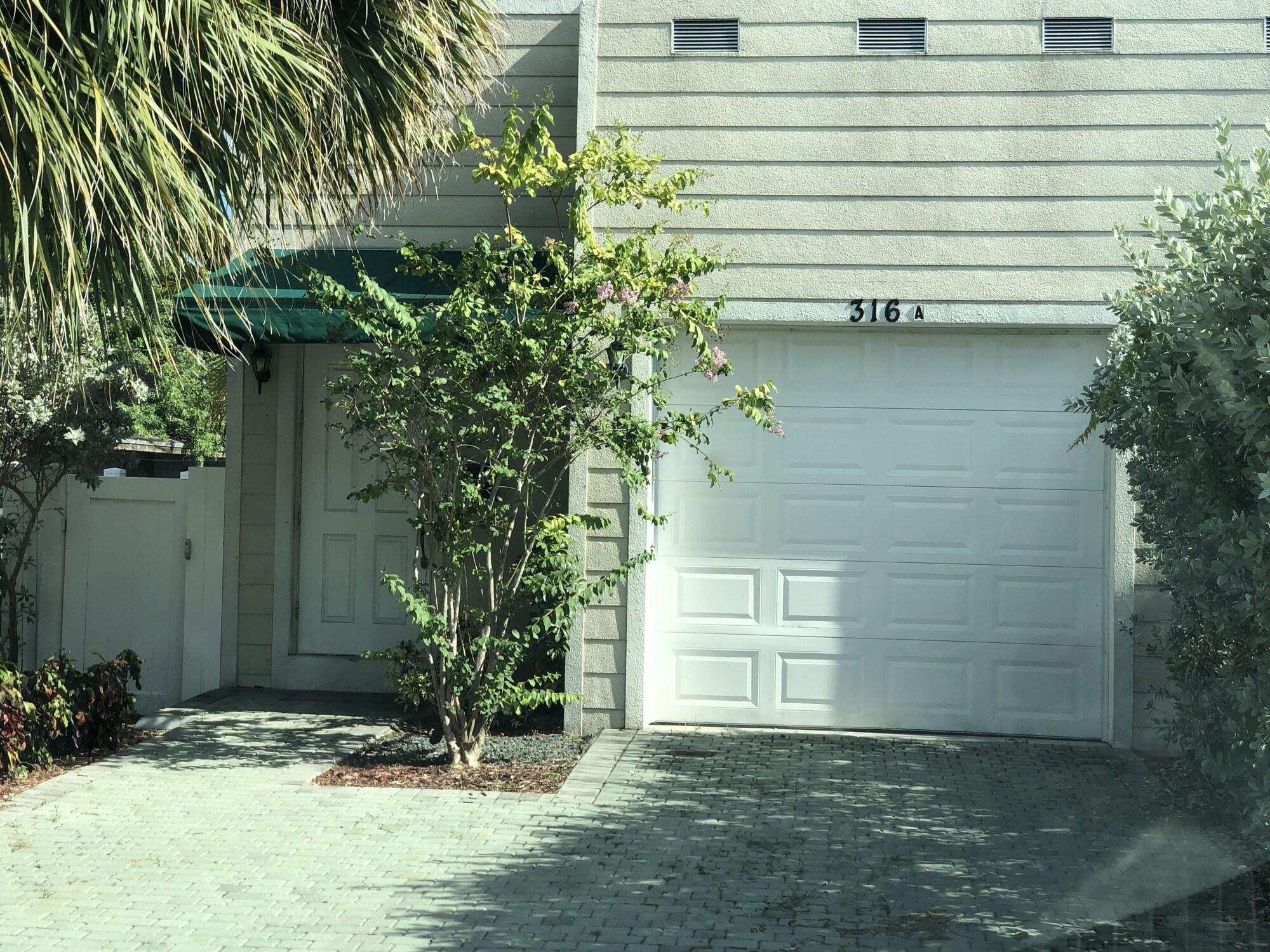Exterior View Condo in Fort Lauderdale