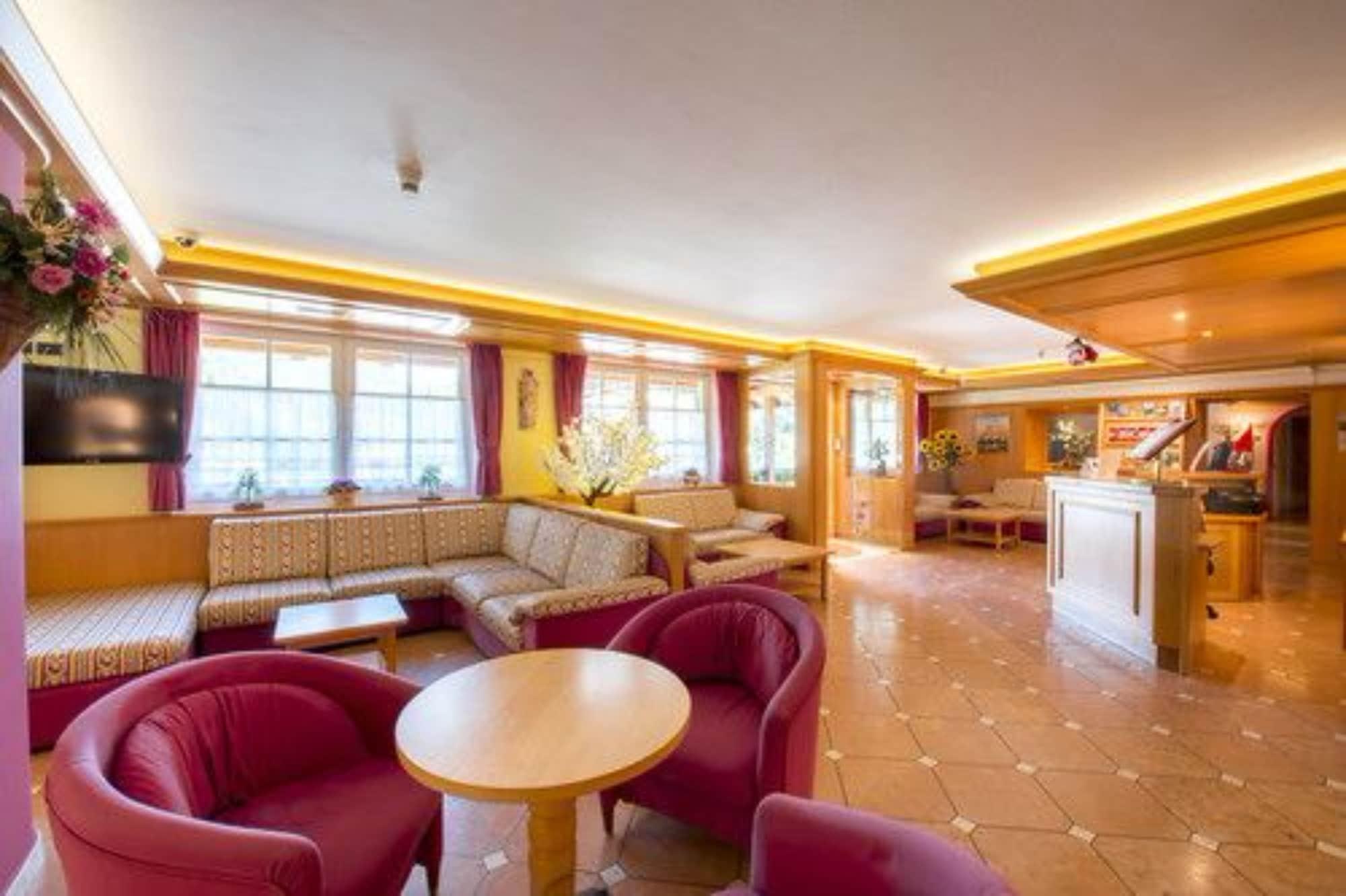Vista Lobby Hotel Villa Rosella