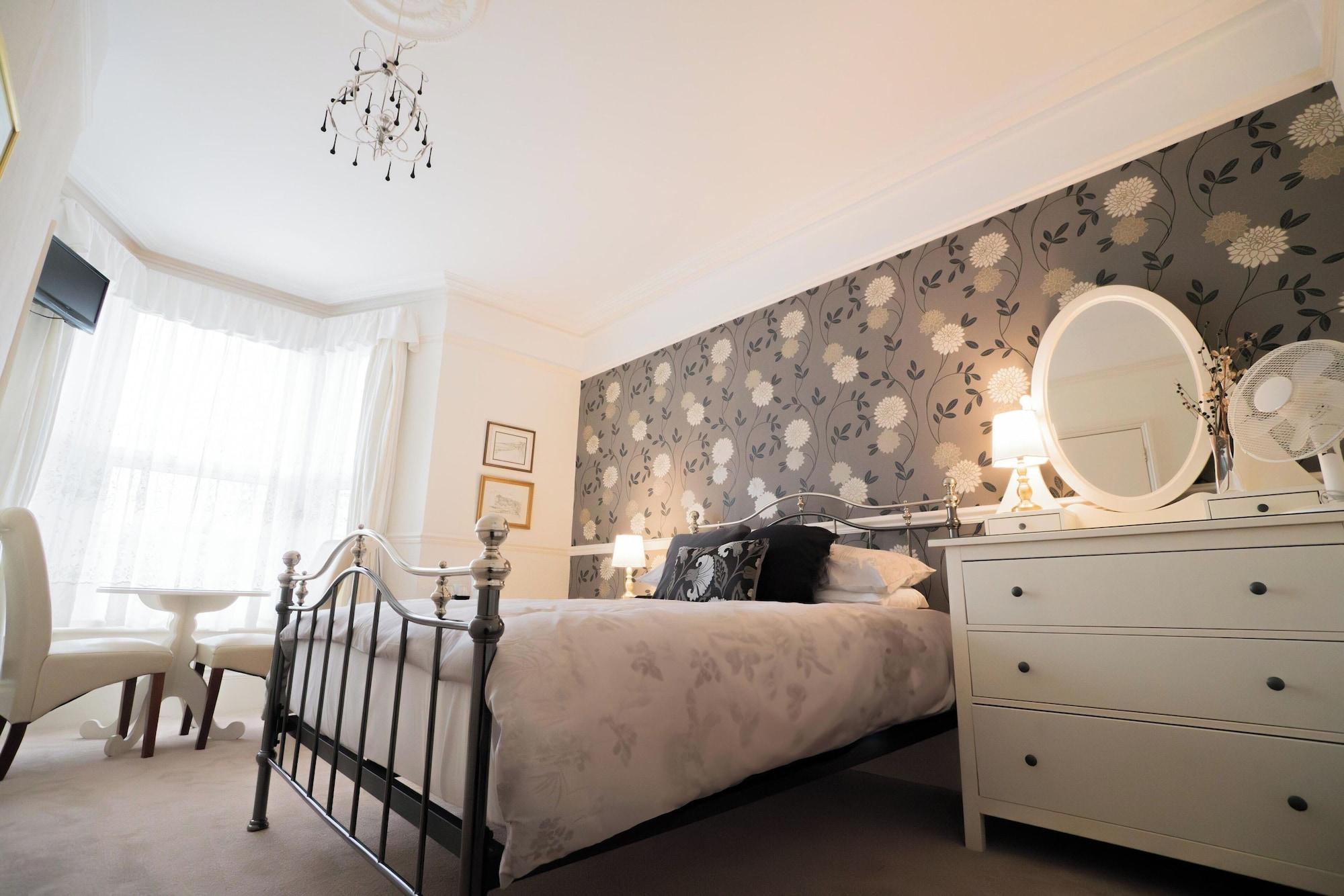 Varios Maison Dieu Guest House