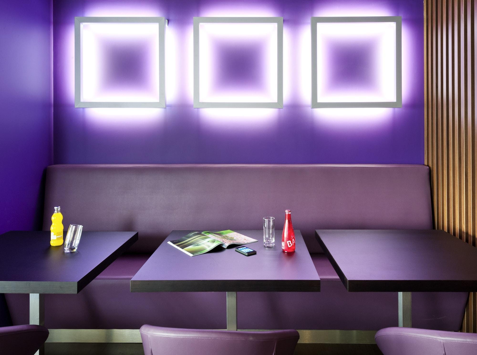 Bar/Salón ibis budget Nimes Centre Gare