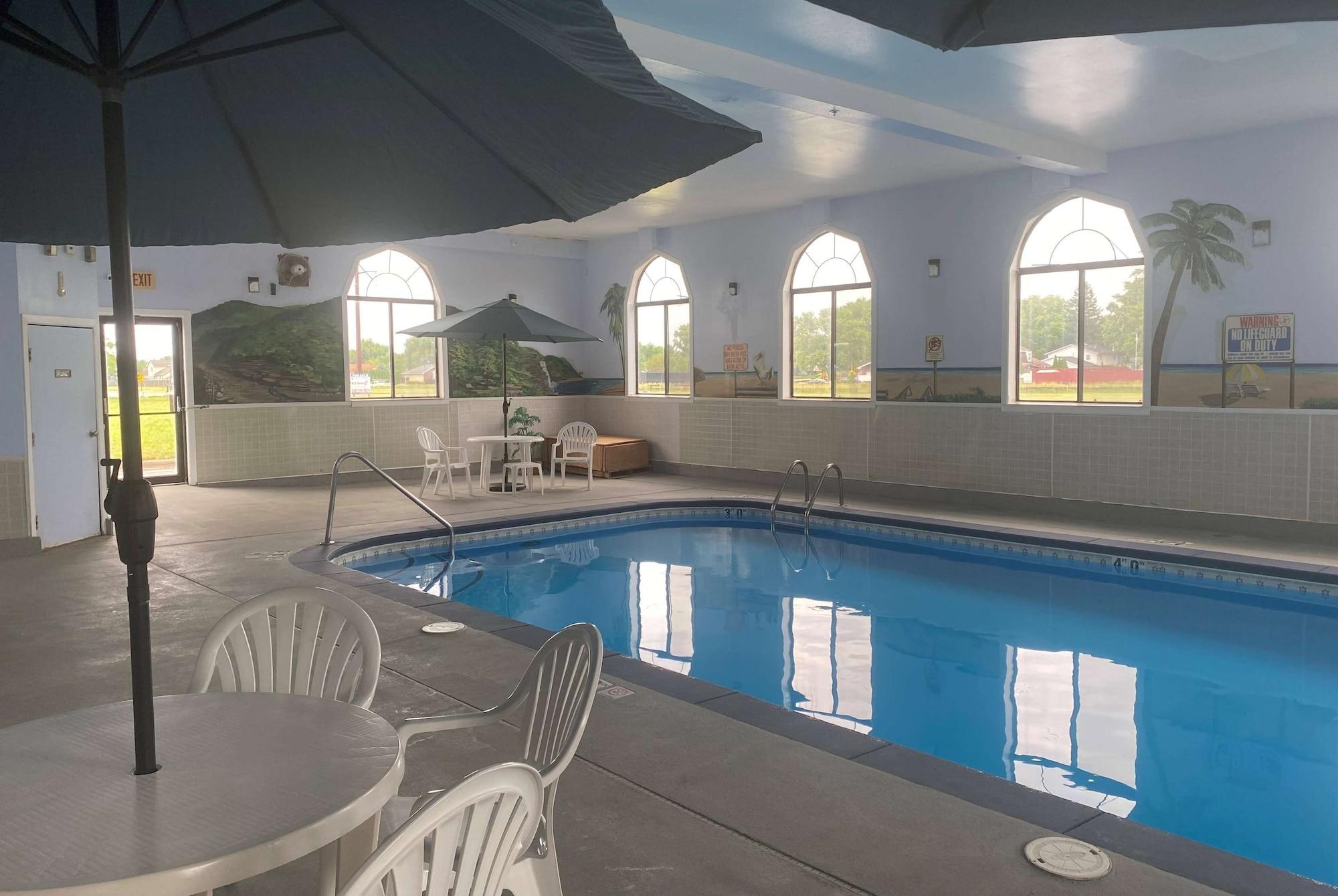 Vista Piscina Howard Johnson by Wyndham Manteno