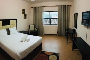 Alojamiento - Al Hamra Hotel