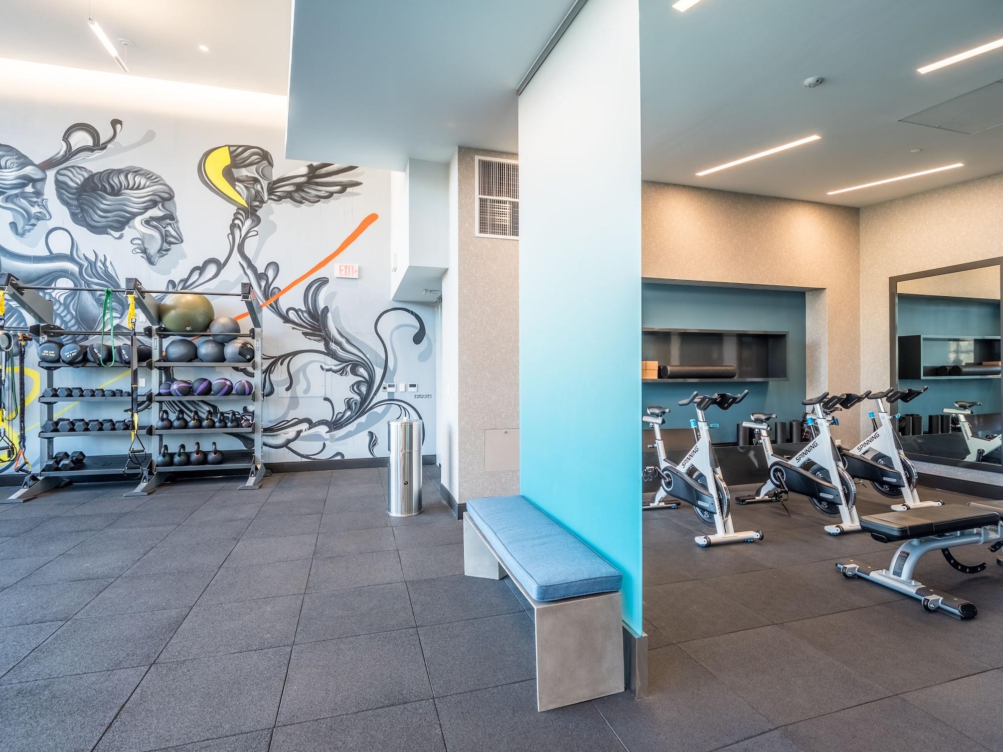 Gimnasio Global Luxury Suites Crystal City