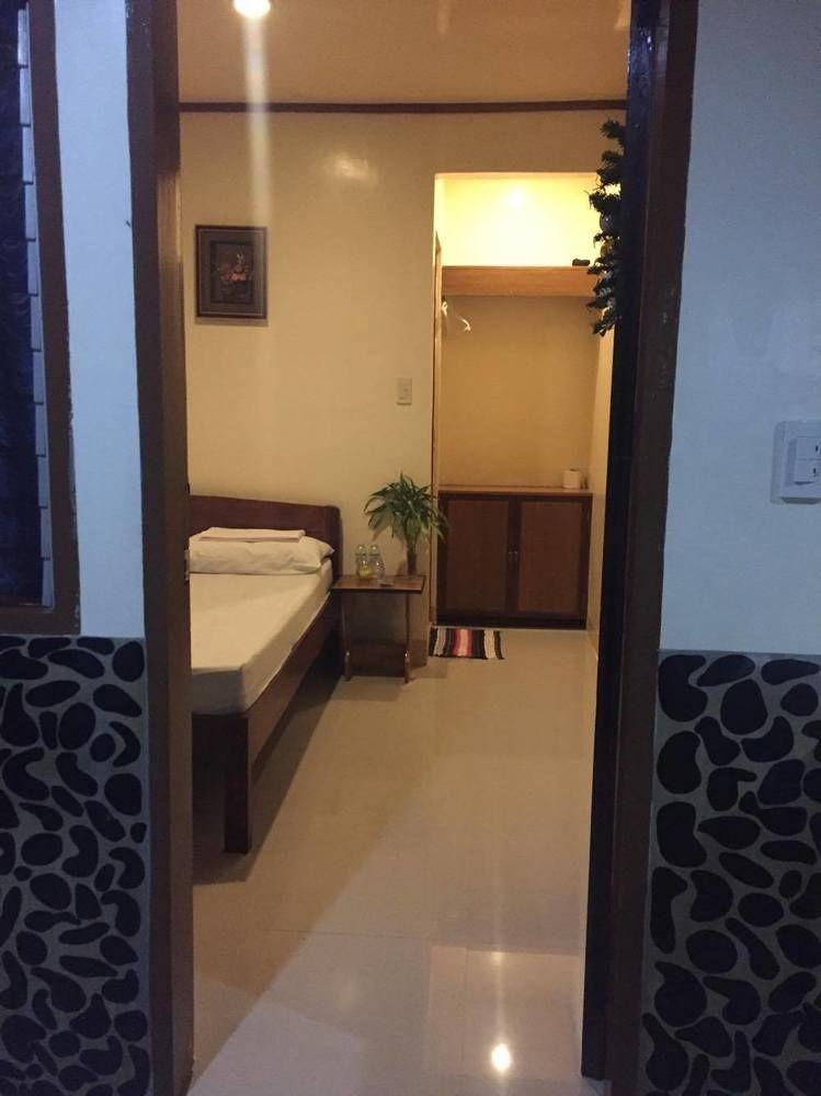 Varios Brenmariel Tourist Inn