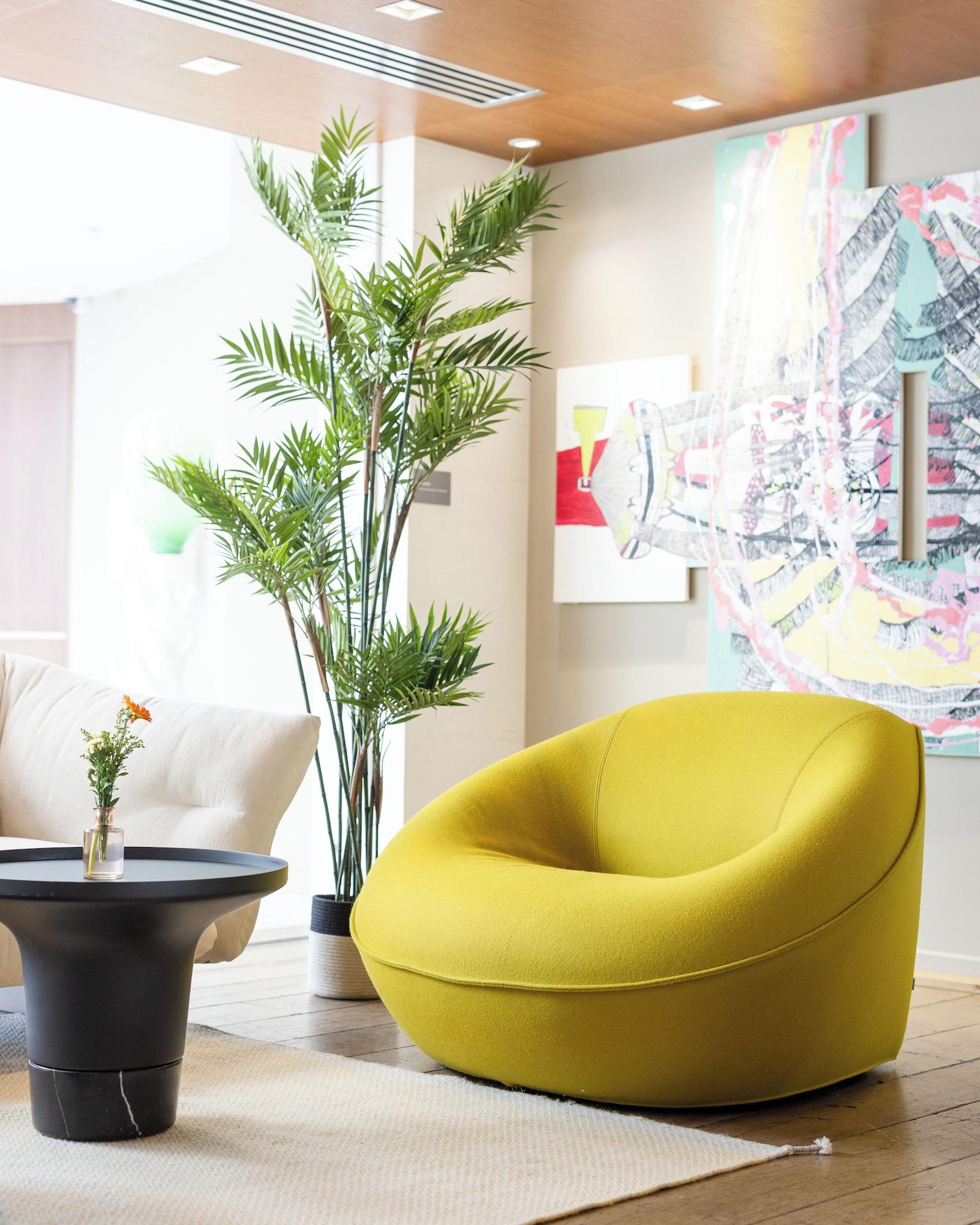 Vista Lobby Renaissance Aix-en-Provence Hotel