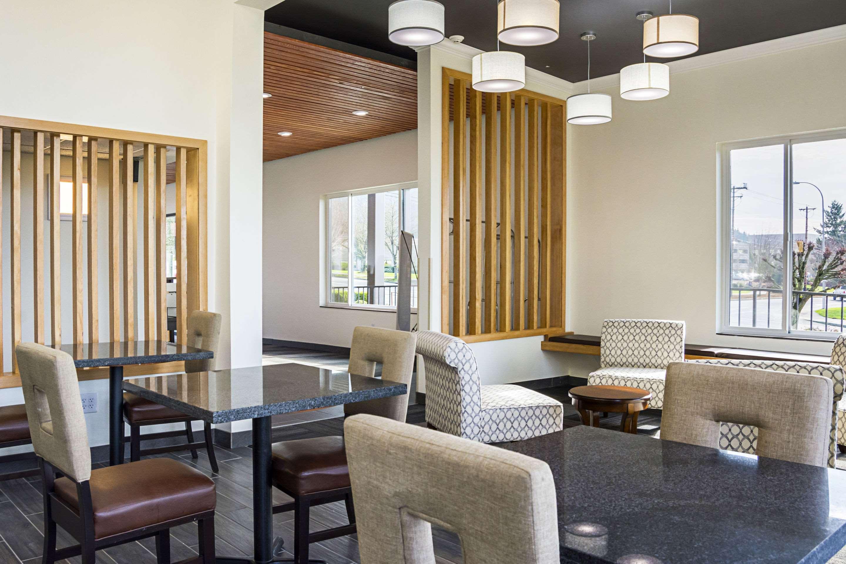 Restaurant Quality Inn & Suites Clackamas – Portland
