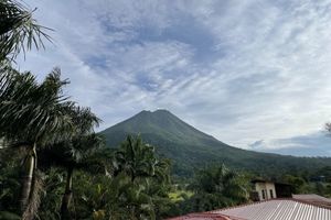 Alojamiento - Paradise Hot Springs - Thermal Water & Volcano Views