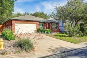 Alquiler Vacacional - North San Antonio Vacation Rental w/ Yard & Deck!
