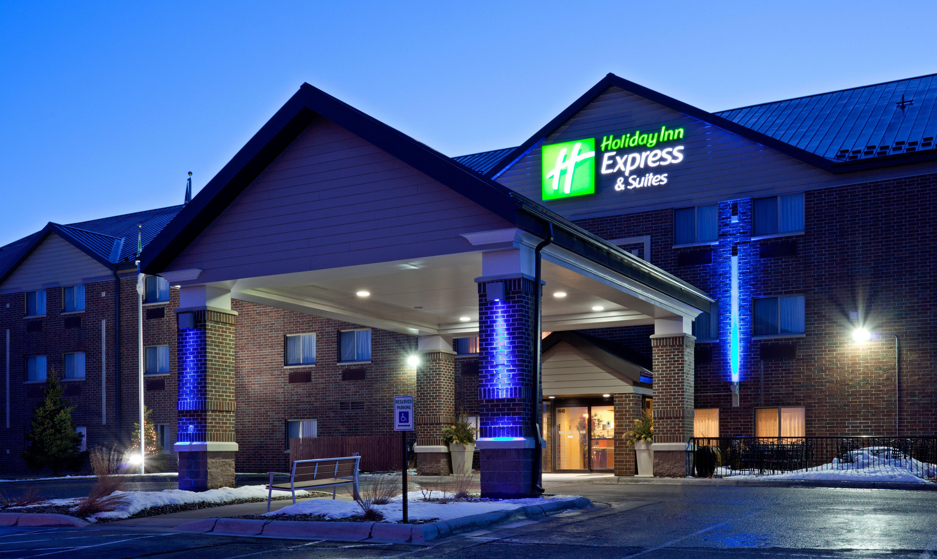 Vista Exterior Holiday Inn Express and Suites St. Paul Woodbury