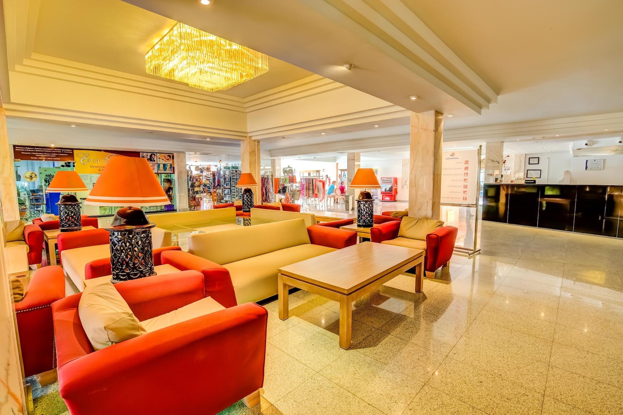 Vista Lobby SBH Taro Beach Hotel