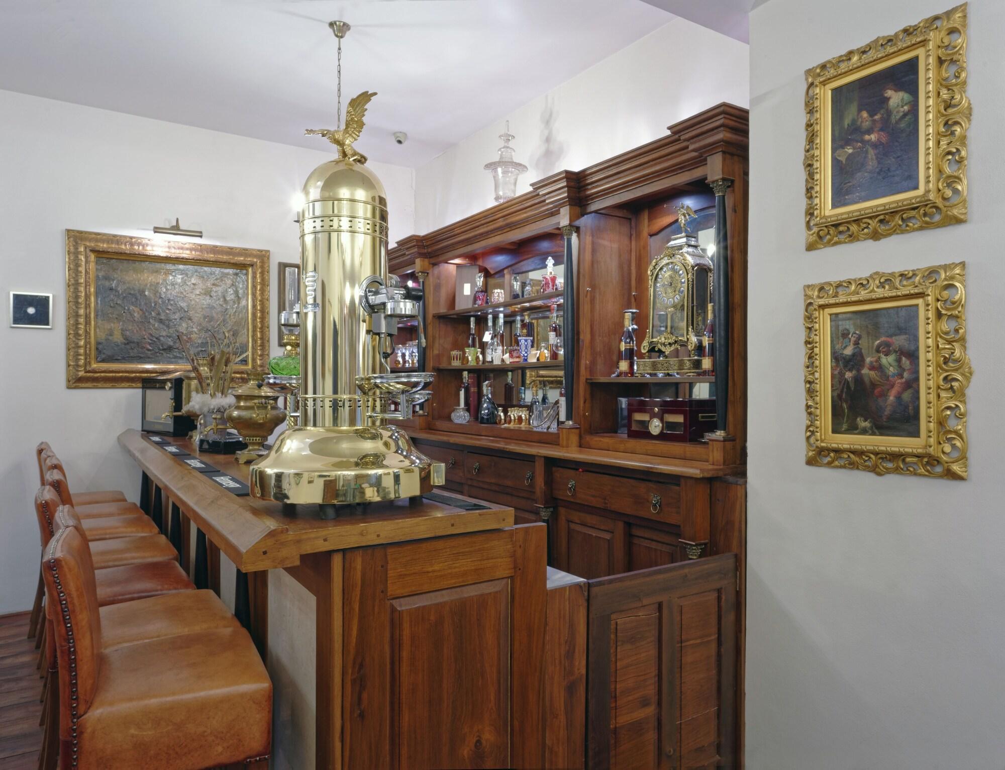 Bar/Salón Salvator Hotel Karlovy Vary