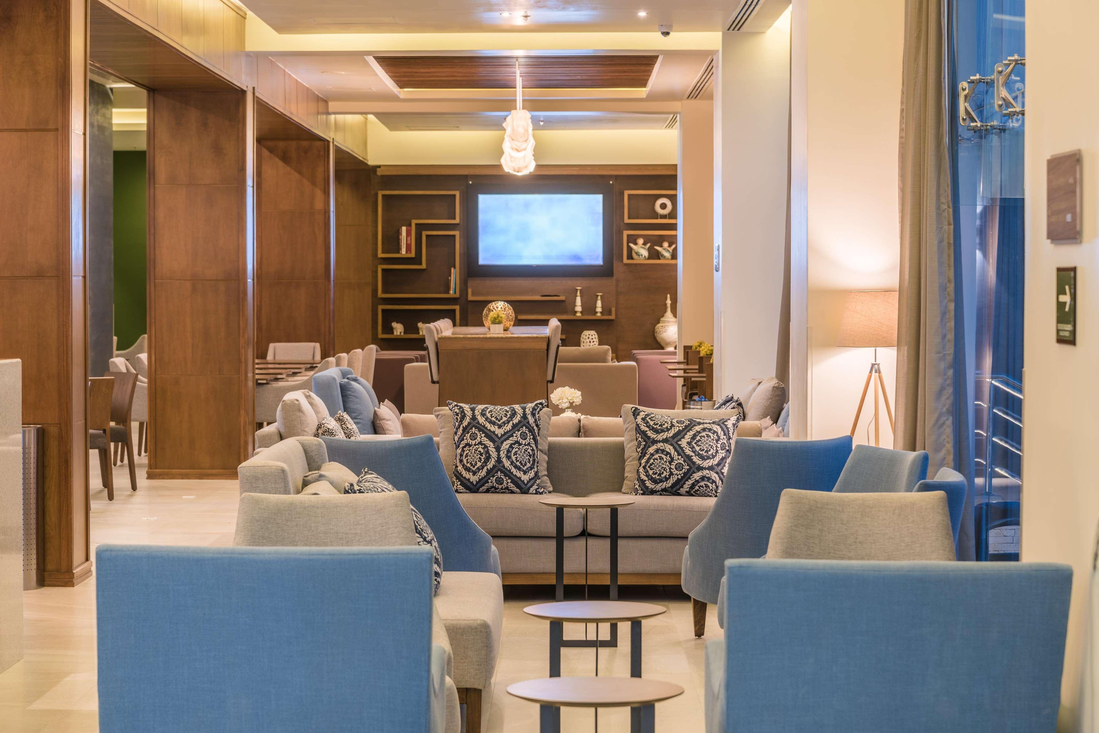 Vista Lobby Hampton Inn & Suites by Hilton Salamanca Bajio
