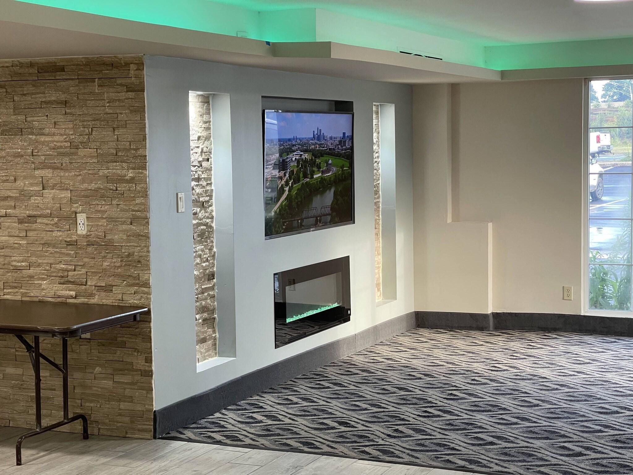 Vista Lobby La Quinta Inn by Wyndham Indianapolis Airport Lynhurst