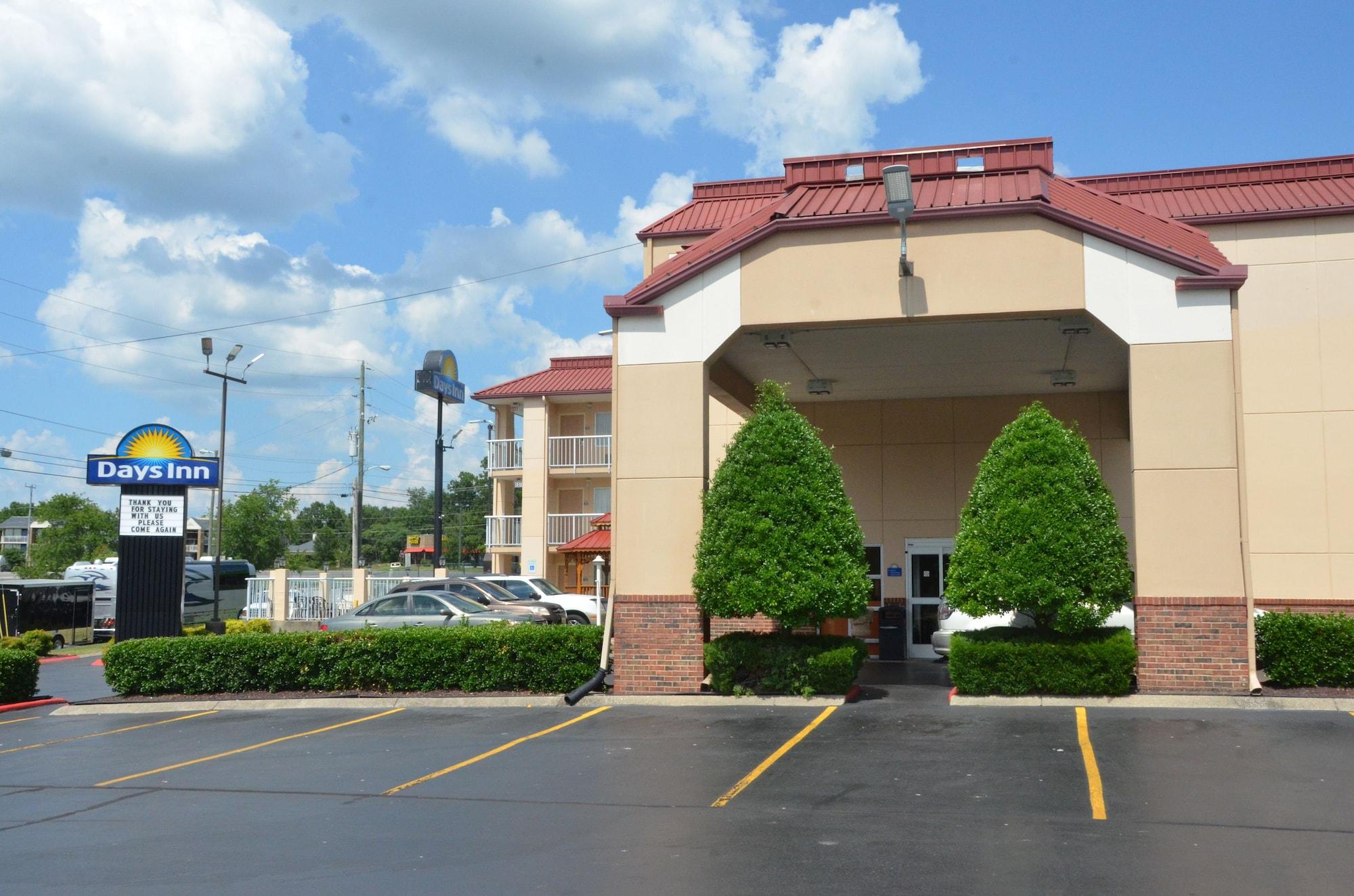 Vista Exterior Days Inn by Wyndham Nashville Airport