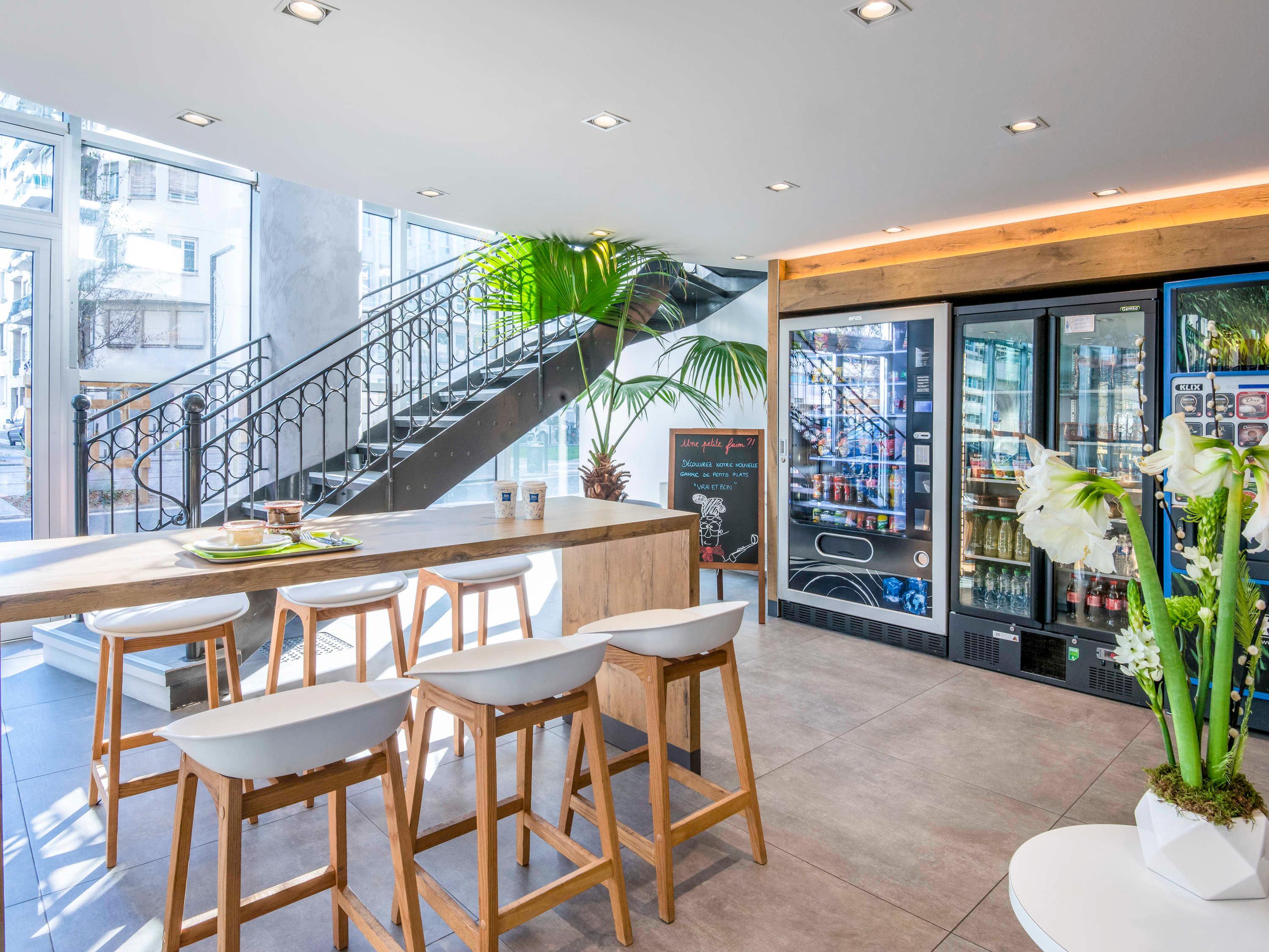Restaurant ibis budget Nice Californie Lenval