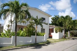 Alquiler Vacacional - Thomasville- A 2 Bedroom Apartment Suited for Couple or family of 4. Free Wi-fi