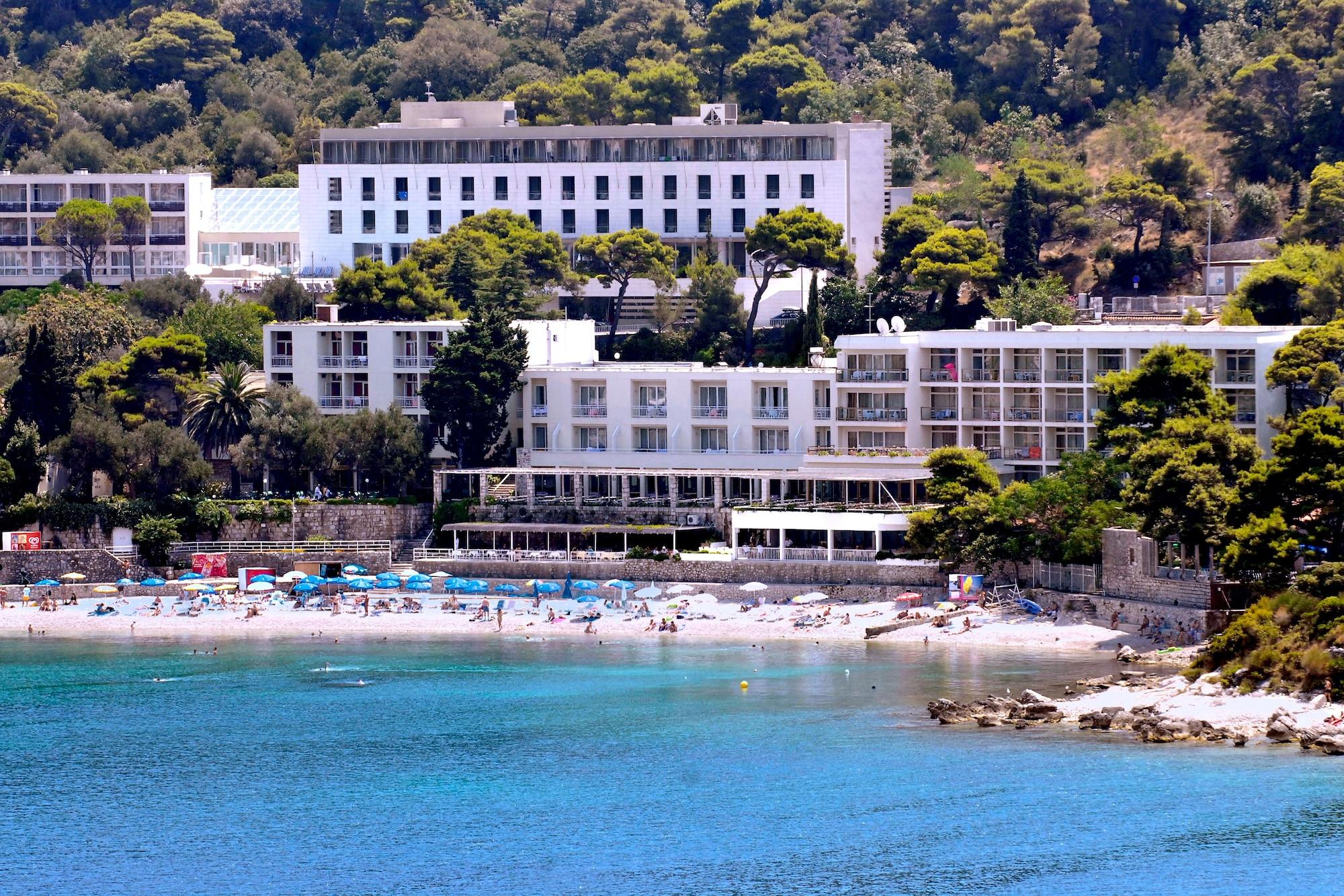 Vista Exterior Hotel Vis