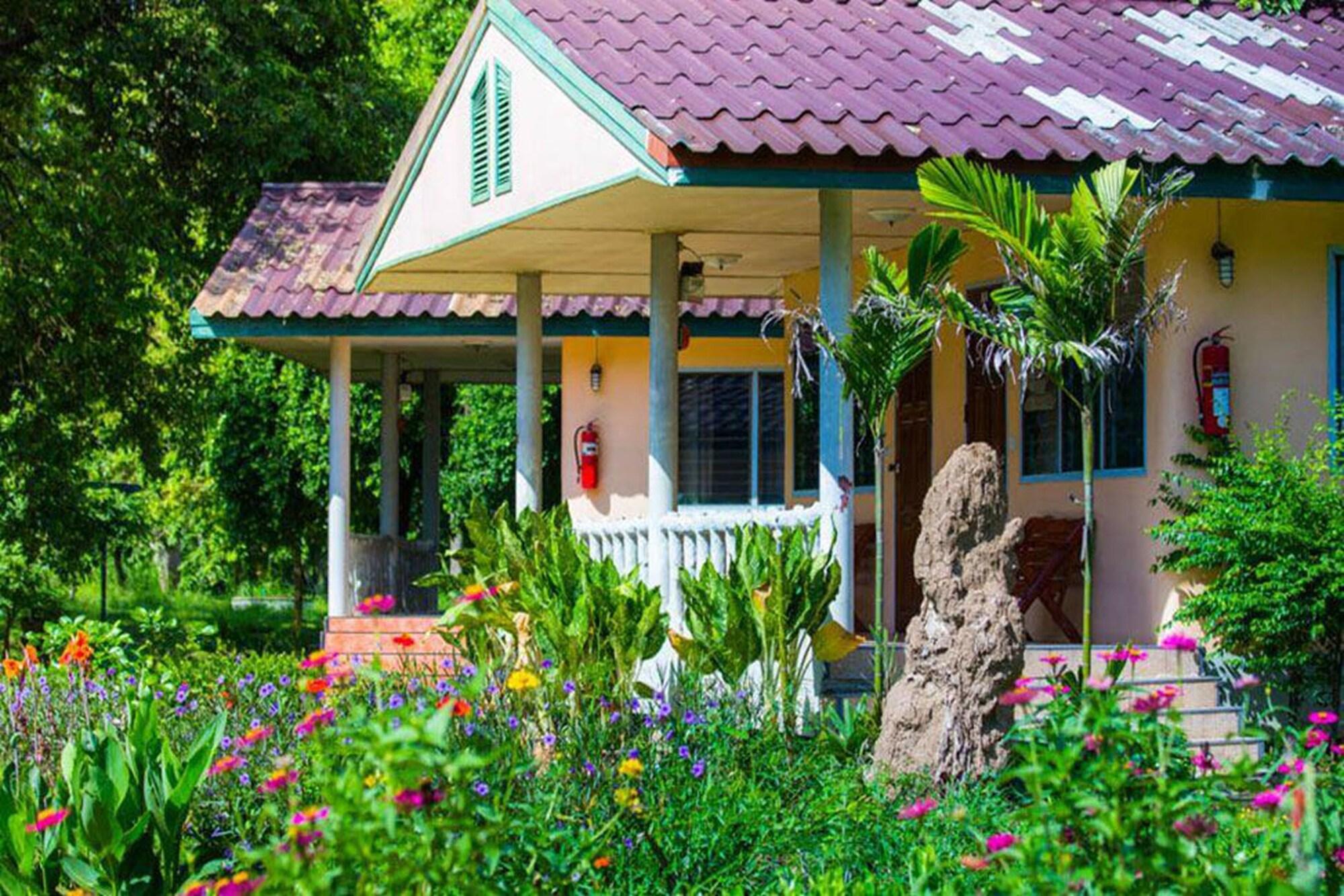 Varios Country Lake Nature Lodge