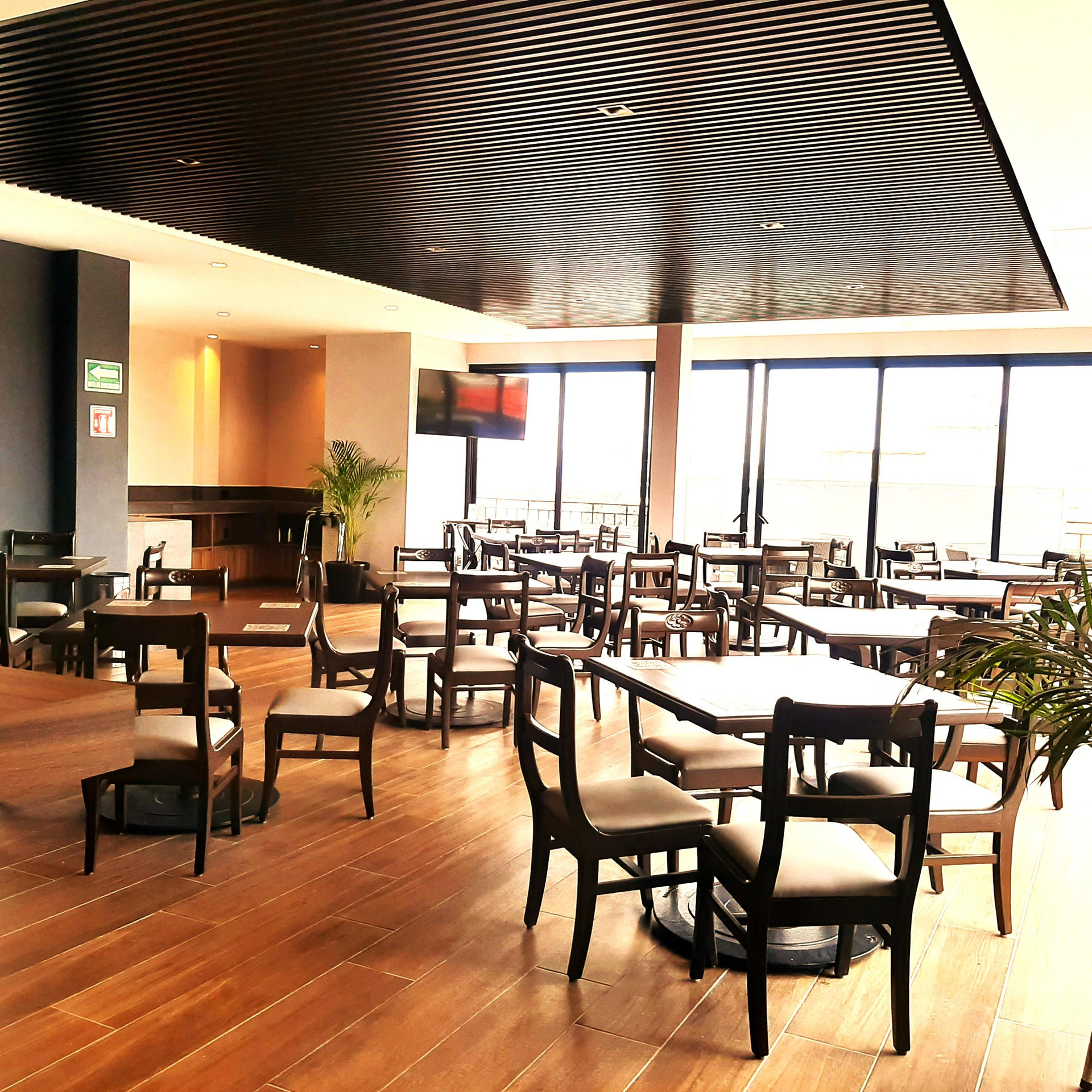 Varios Hotel Canada