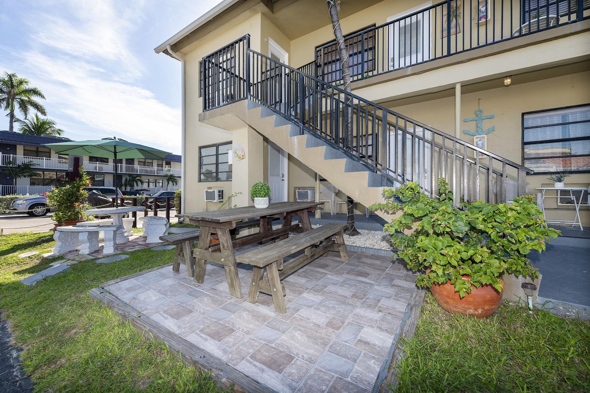 Vista Exterior Tropic Isle Hotel and Apartment