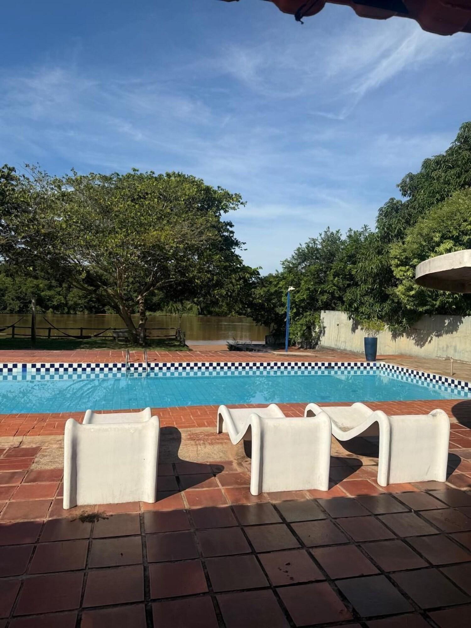 Vista Piscina Hotel Pintado Azul