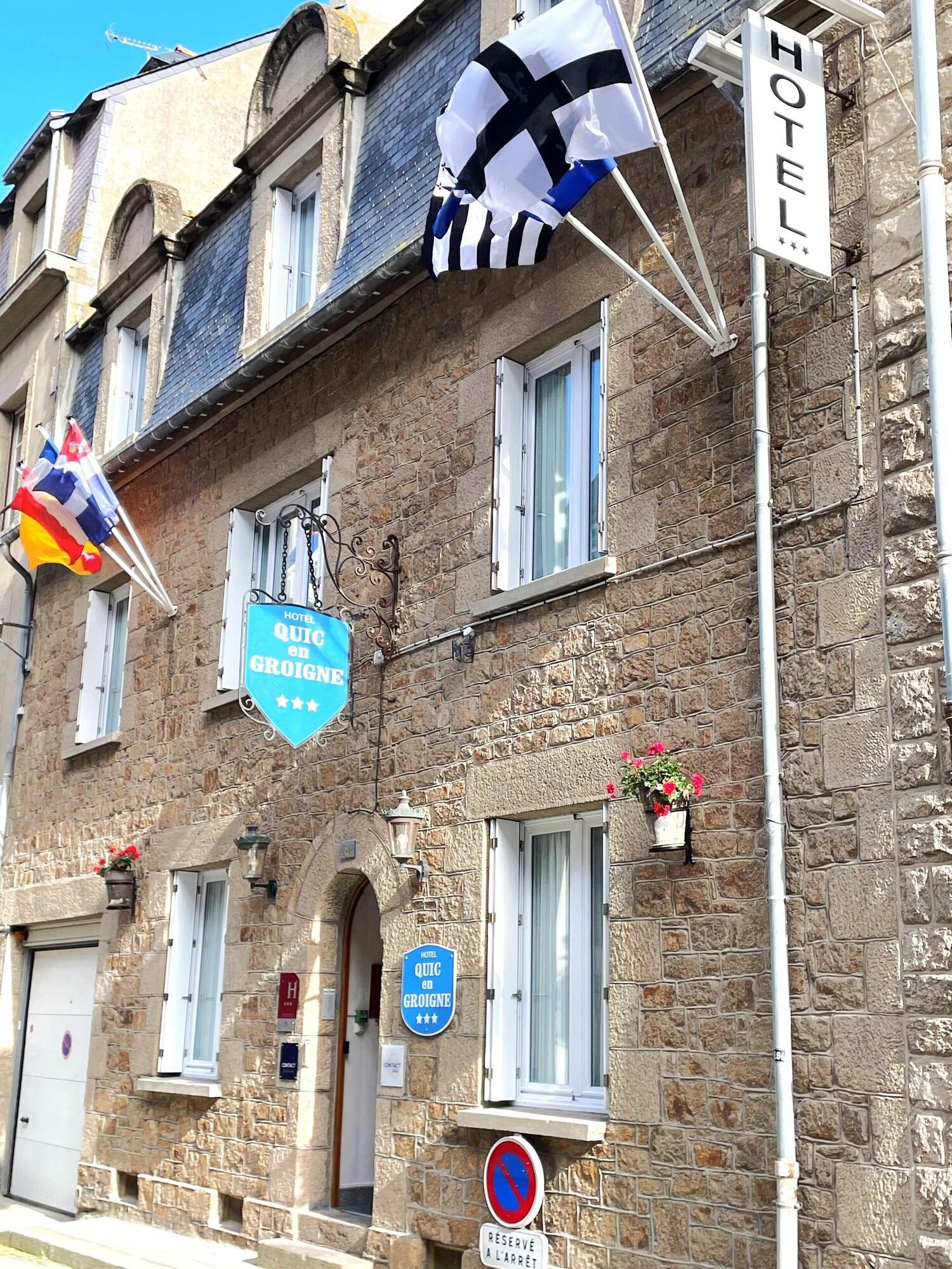 Varios Hôtel Quic en Groigne