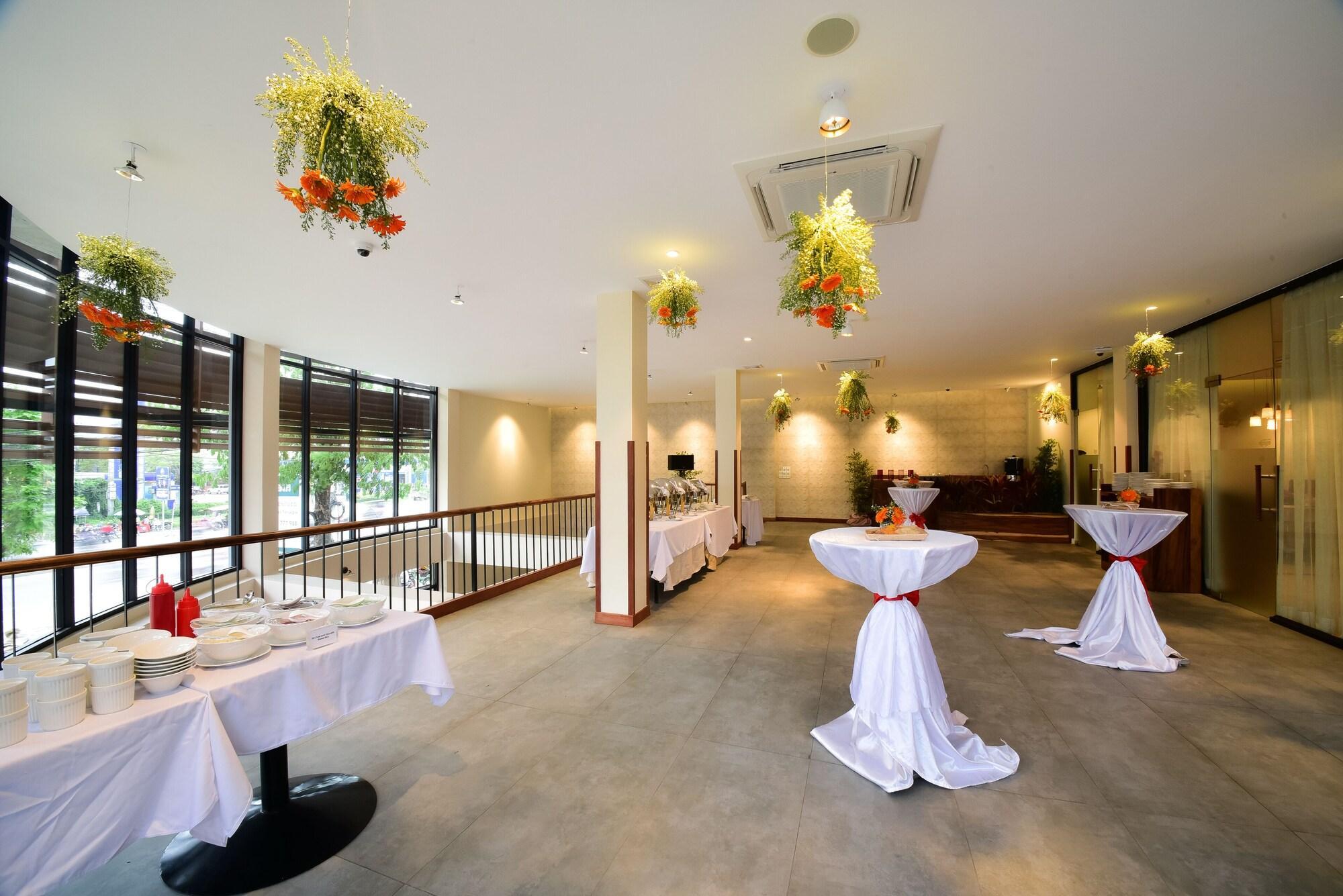 Instalaciones Recreativas Almond Hotel Bassac River