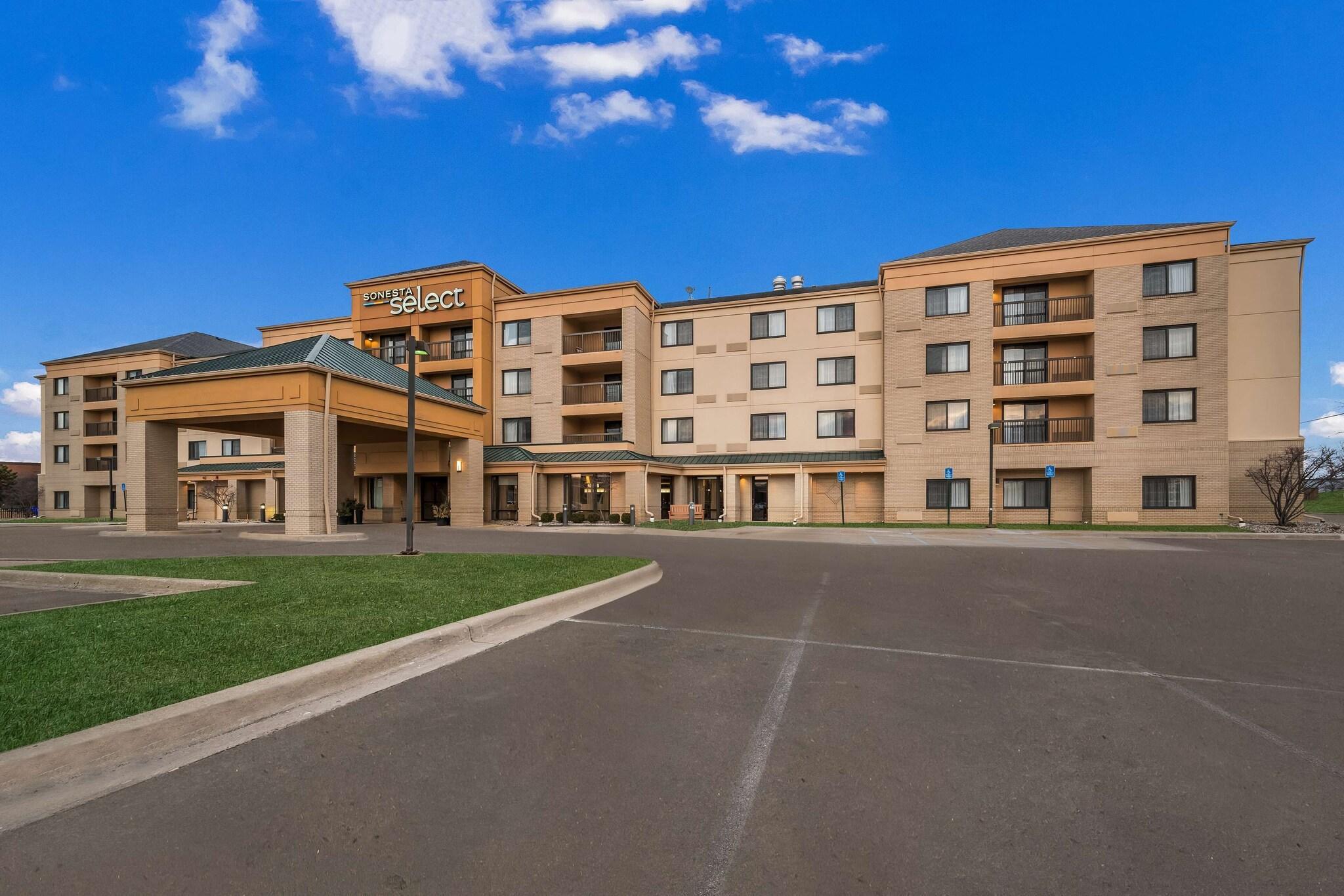 Vista Exterior Sonesta Select Detroit Novi