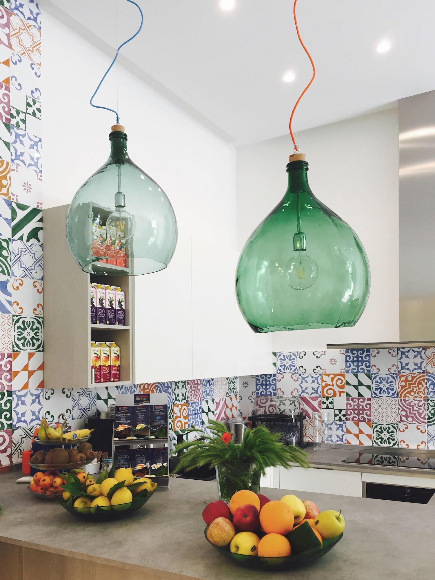 Bar/Salón Sorrento Flats