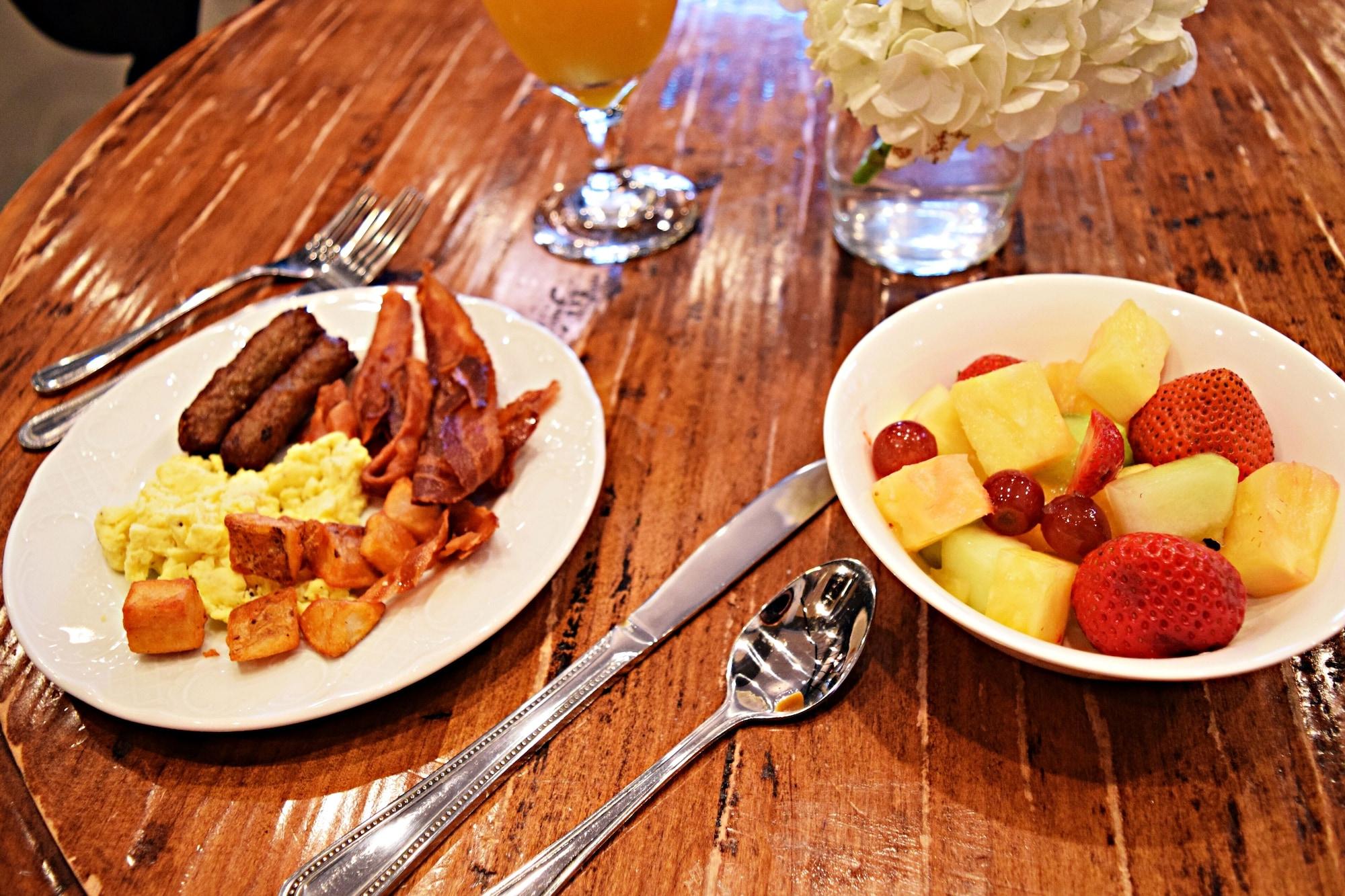 Restaurant JH Adams Inn, Trademark Collection by Wyndham