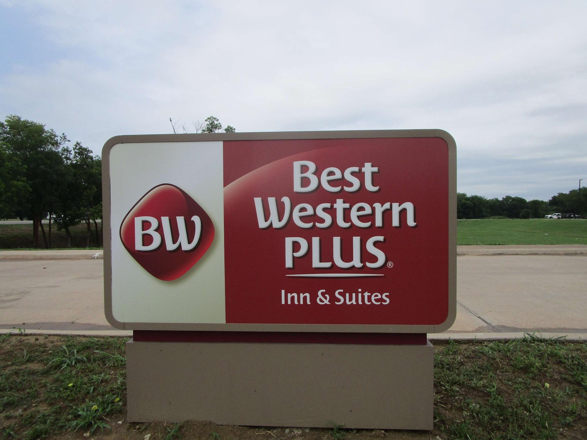 Vista Exterior Best Western Plus Bonham