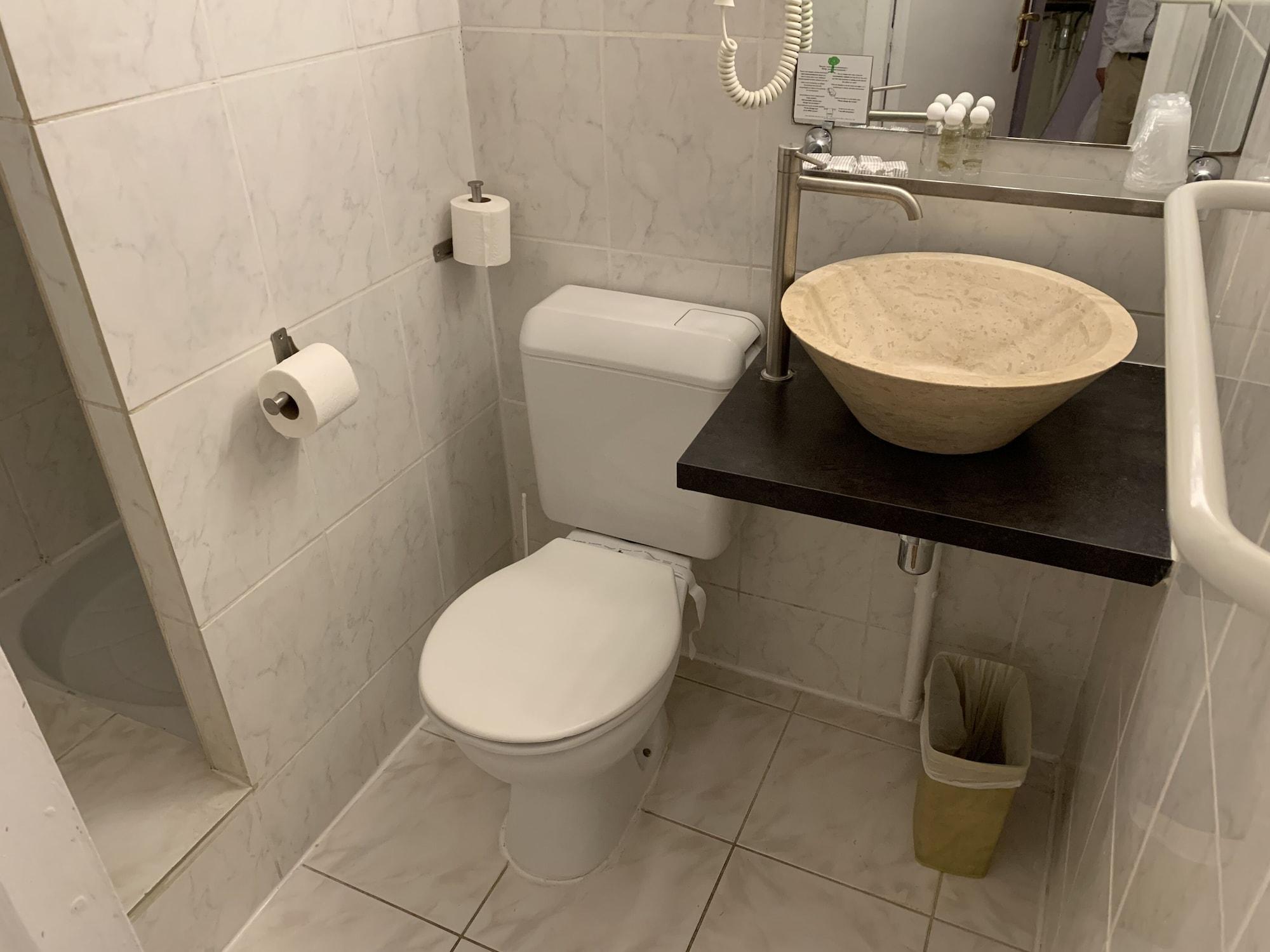Equipamiento de Habitación Hotel Apollo Opera