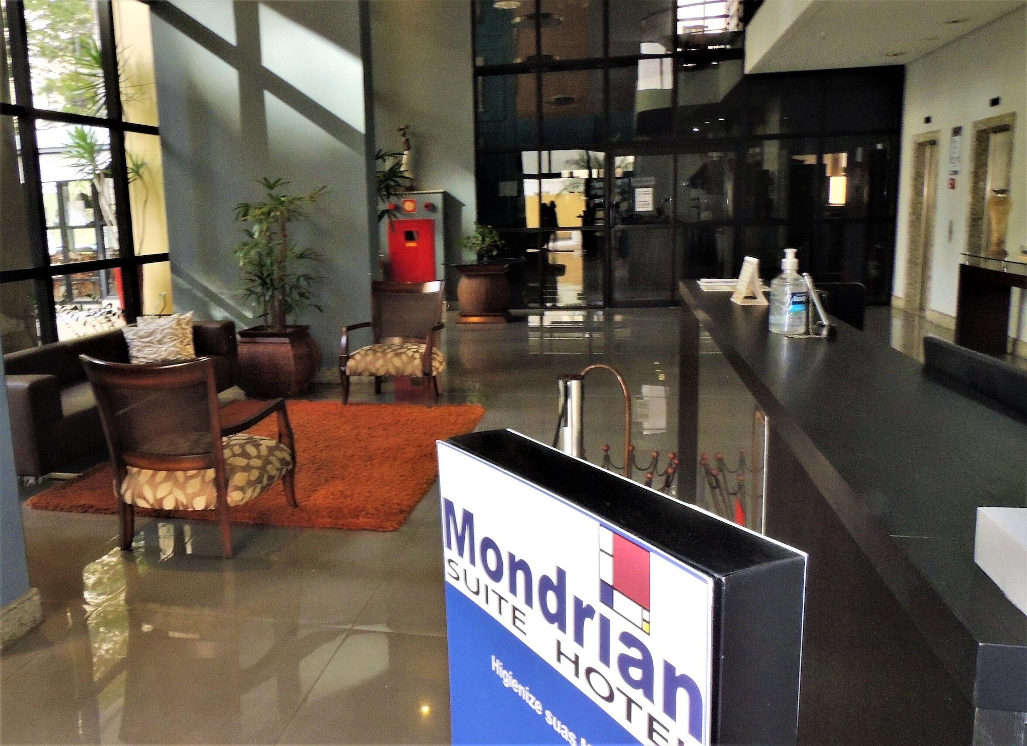 Vista Lobby Mondrian Suite Hotel