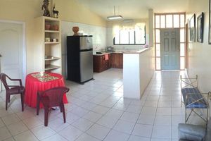 Alojamiento - Econo Guest House