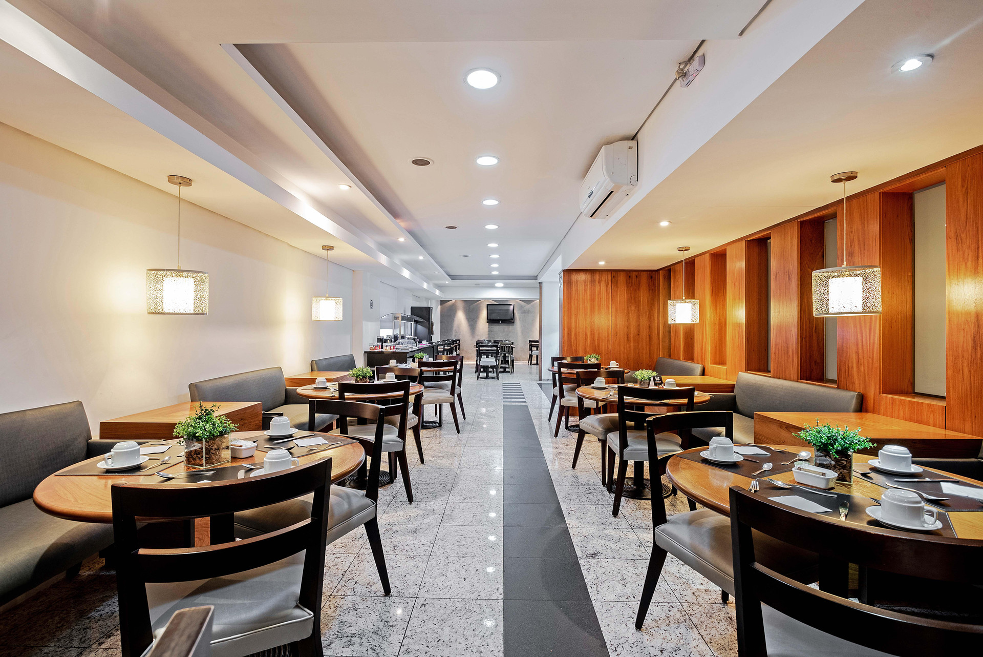 Restaurant Slaviero Hotel Curitiba Batel