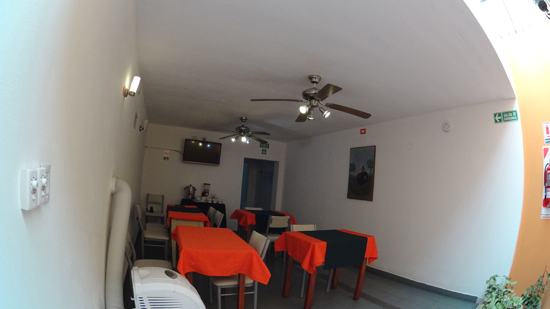 Bar/Salón Petit Hotel Caseros