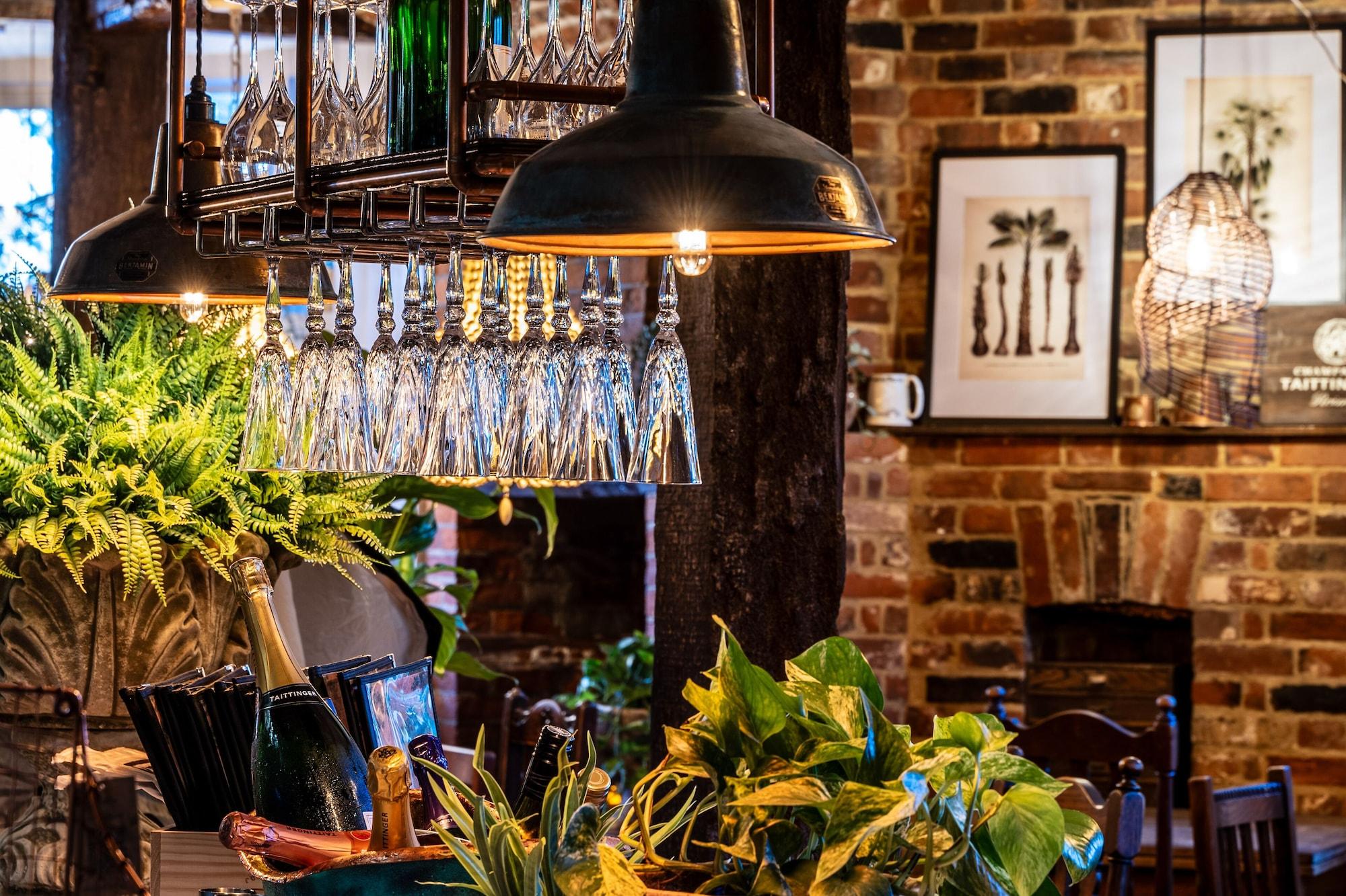 Restaurant The Woolpack Hotel