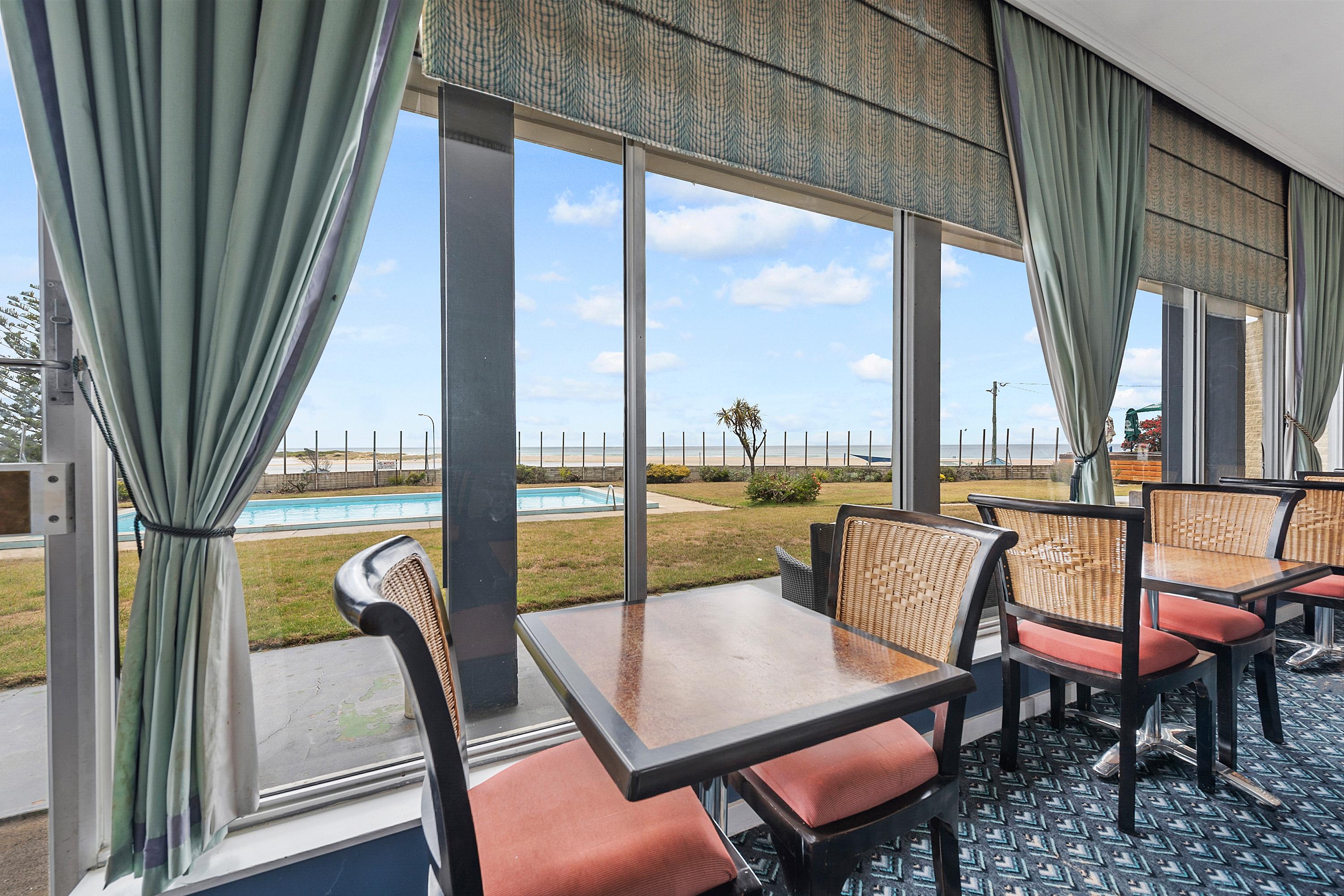 Restaurant Scamander Beach Resort