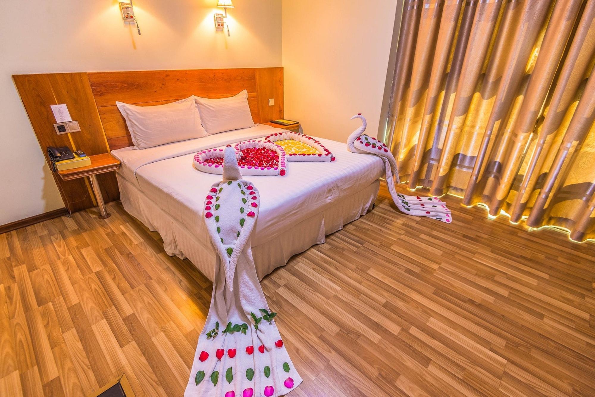 Varios Hotel 8