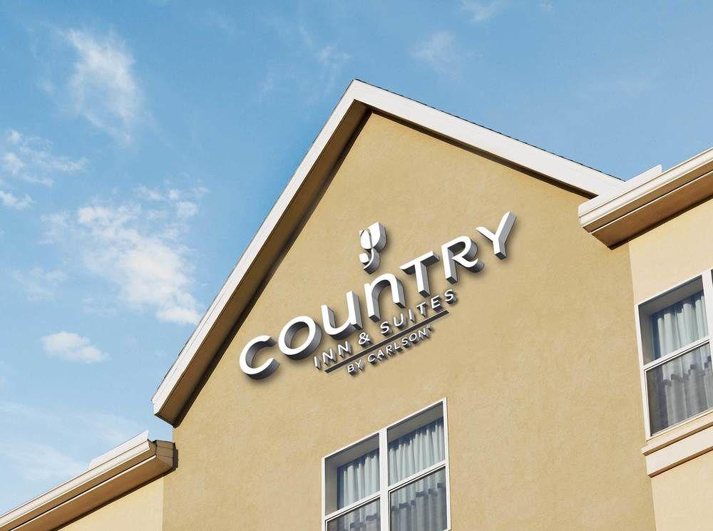 Vista Exterior Country Inn & Suites by Radisson, Atlanta Airport South, GA