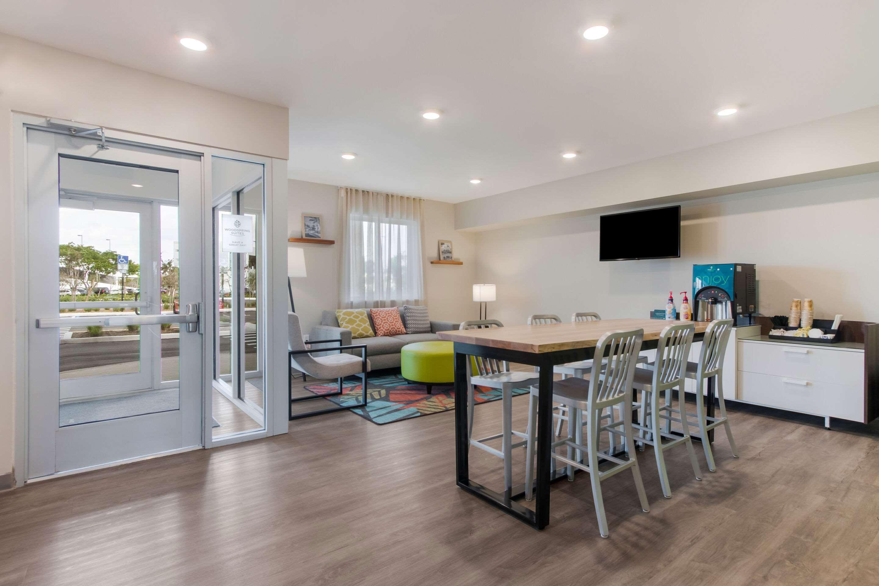 Restaurant WoodSpring Suites Tamarac
