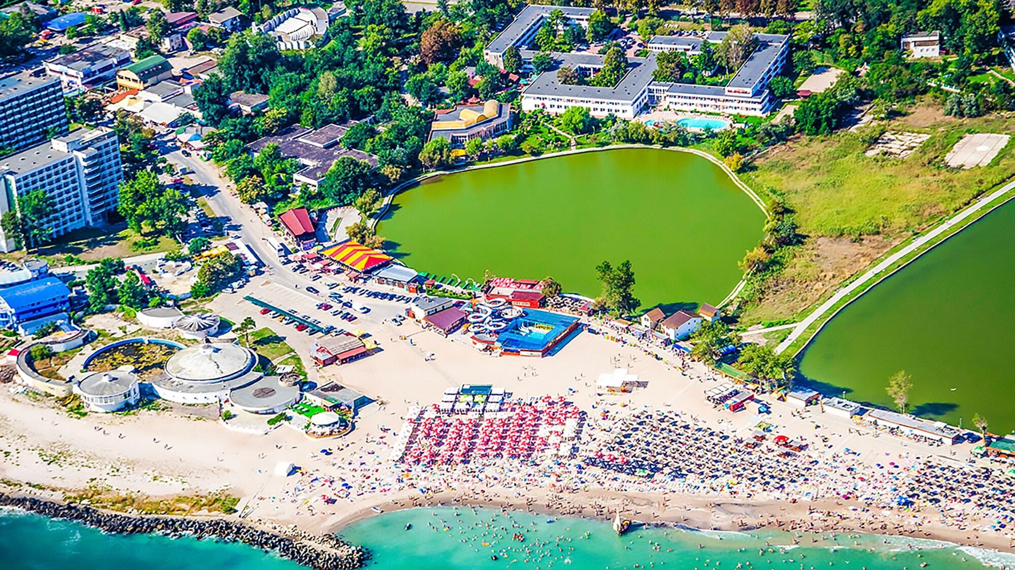 Vista Exterior Complex Tismana All Inclusive