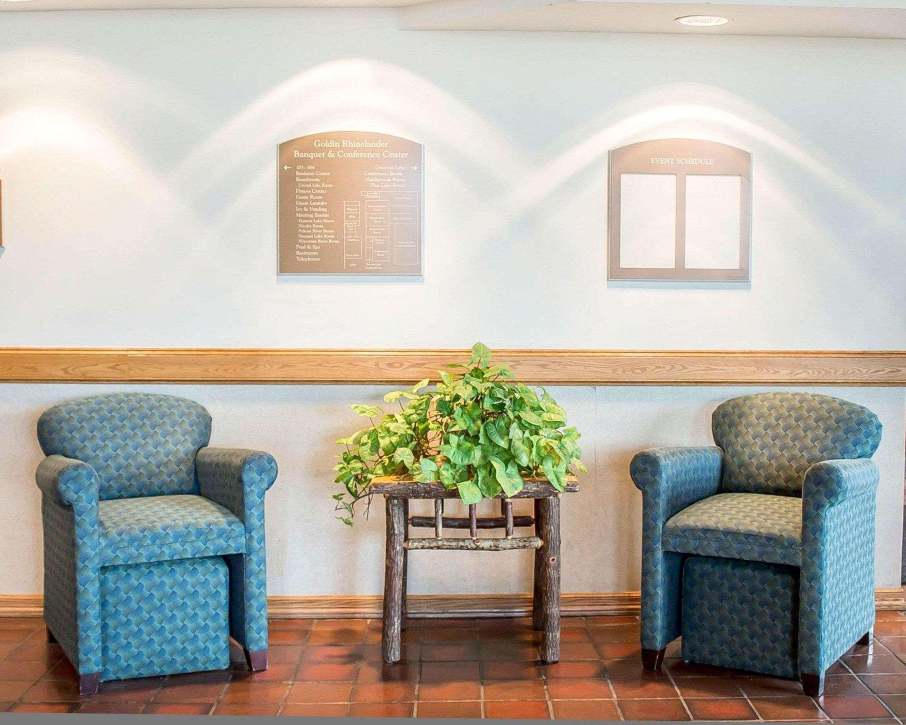 Vista Lobby Quality Inn Rhinelander