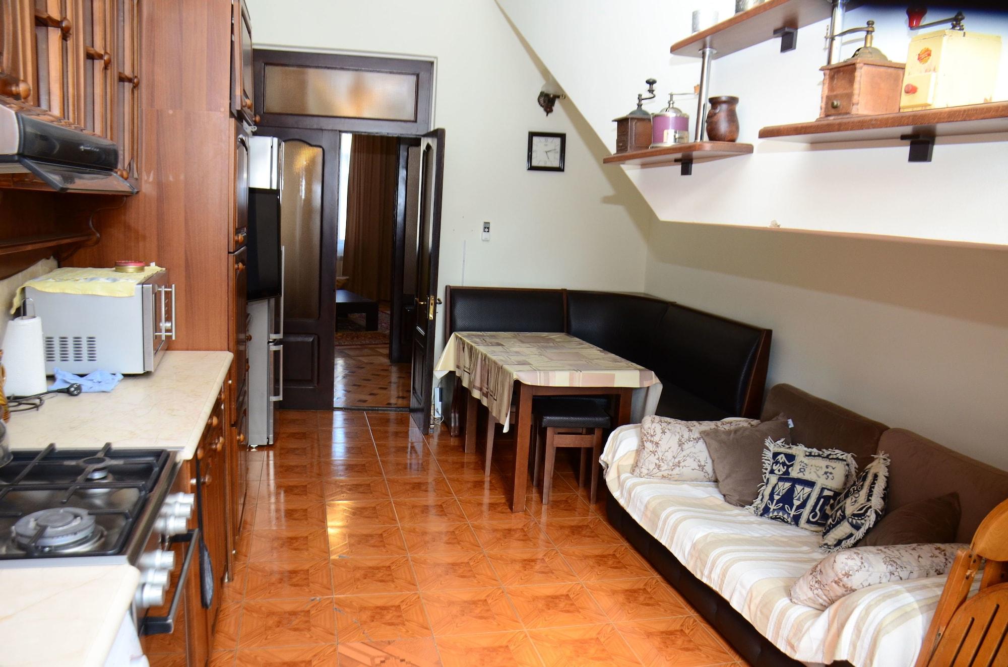 Restaurant Guest House Batumi Globus