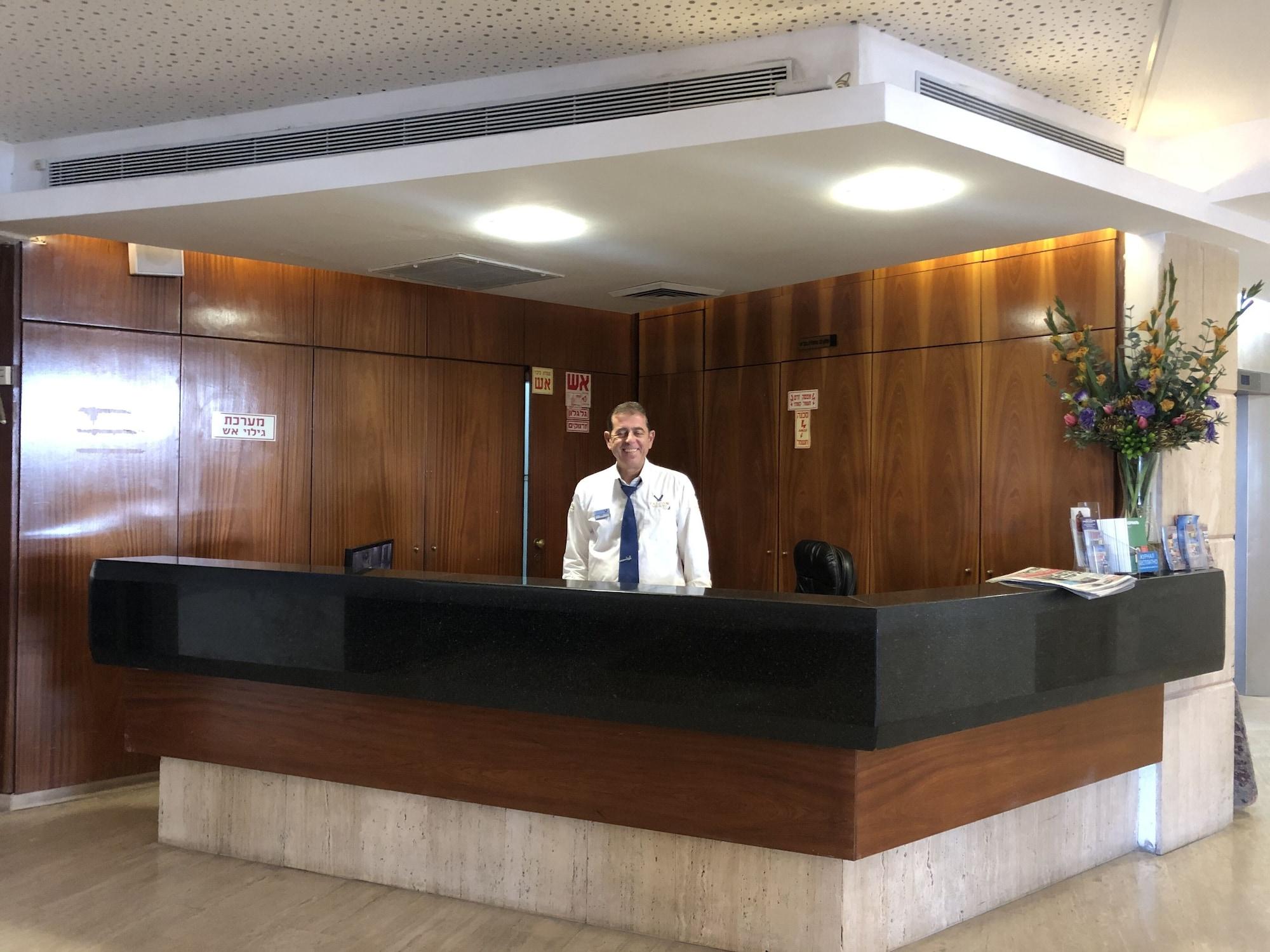 Vista Lobby Marine Heights Suites