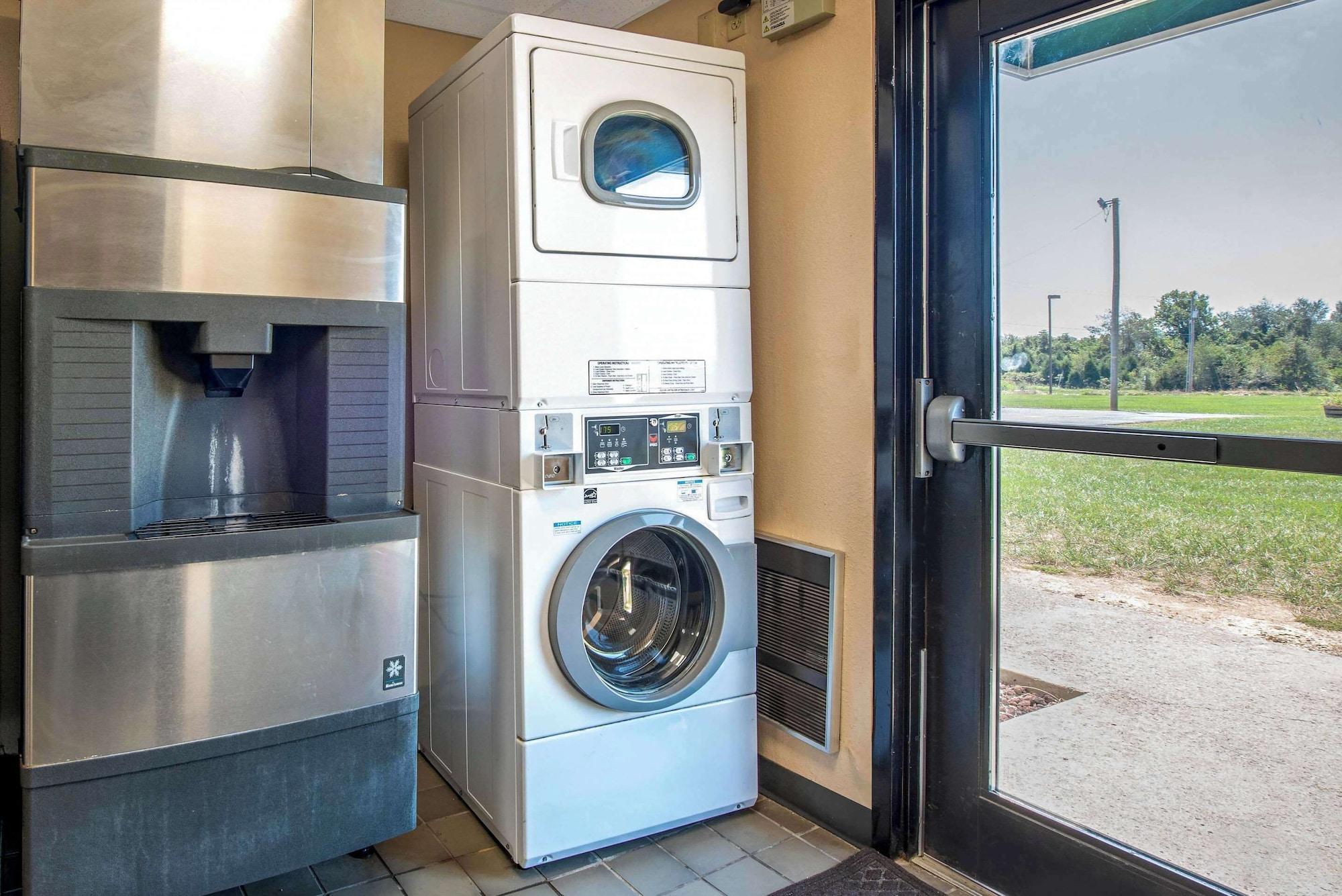 Comodidades del Alojamiento Quality Inn & Suites Brandenburg - Fort Knox