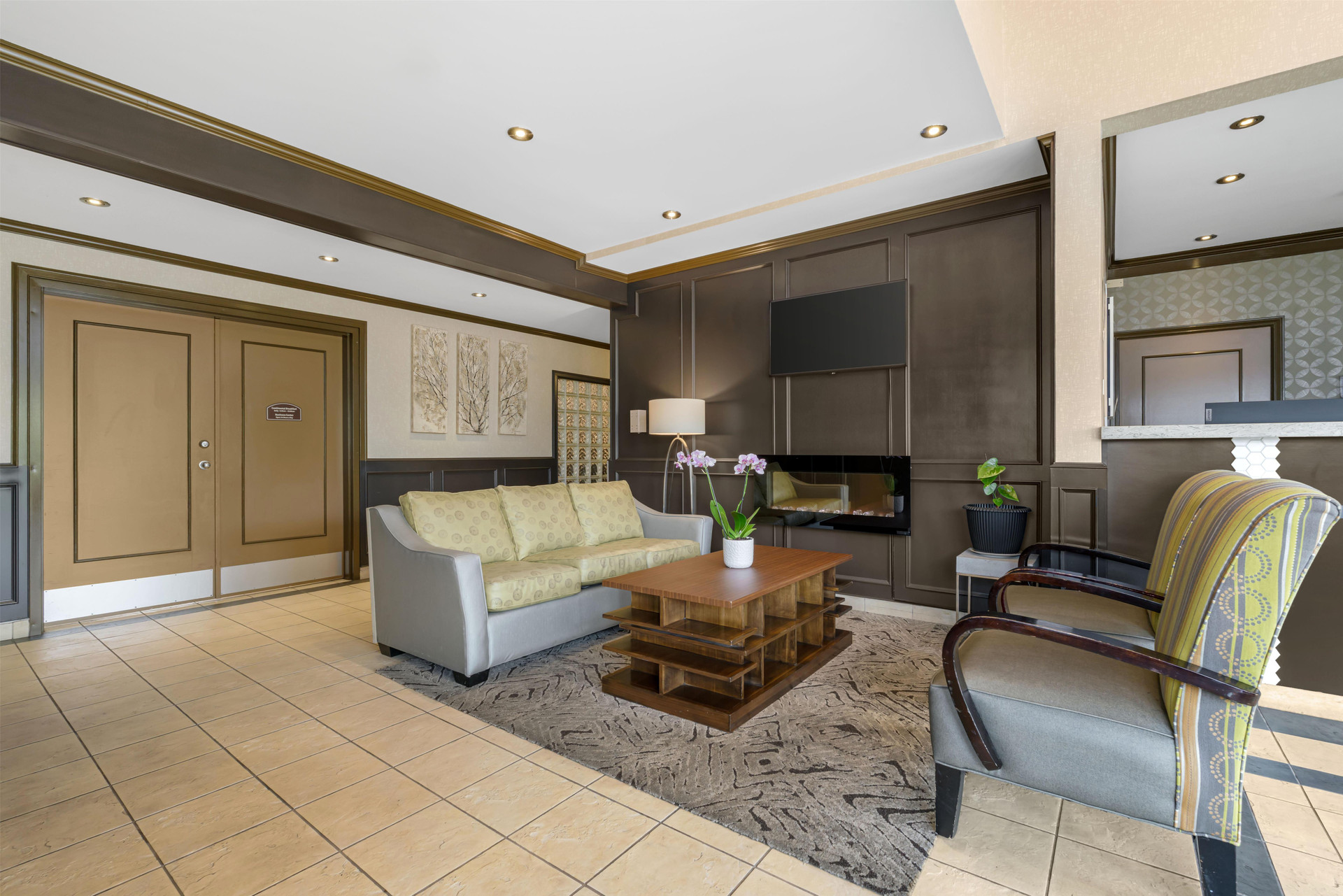 Vista Lobby Best Western King George Inn & Suites